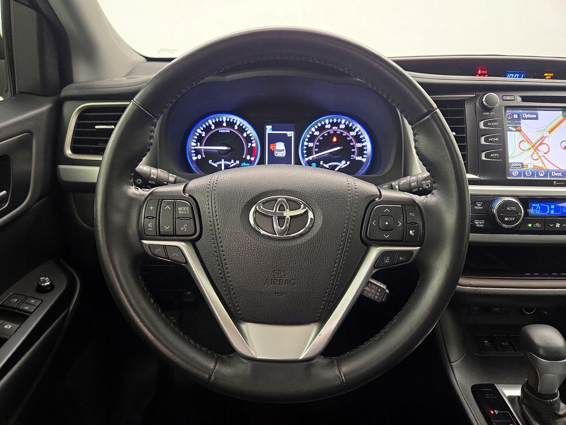 Thumbnail: 2019 Toyota Highlander - 10