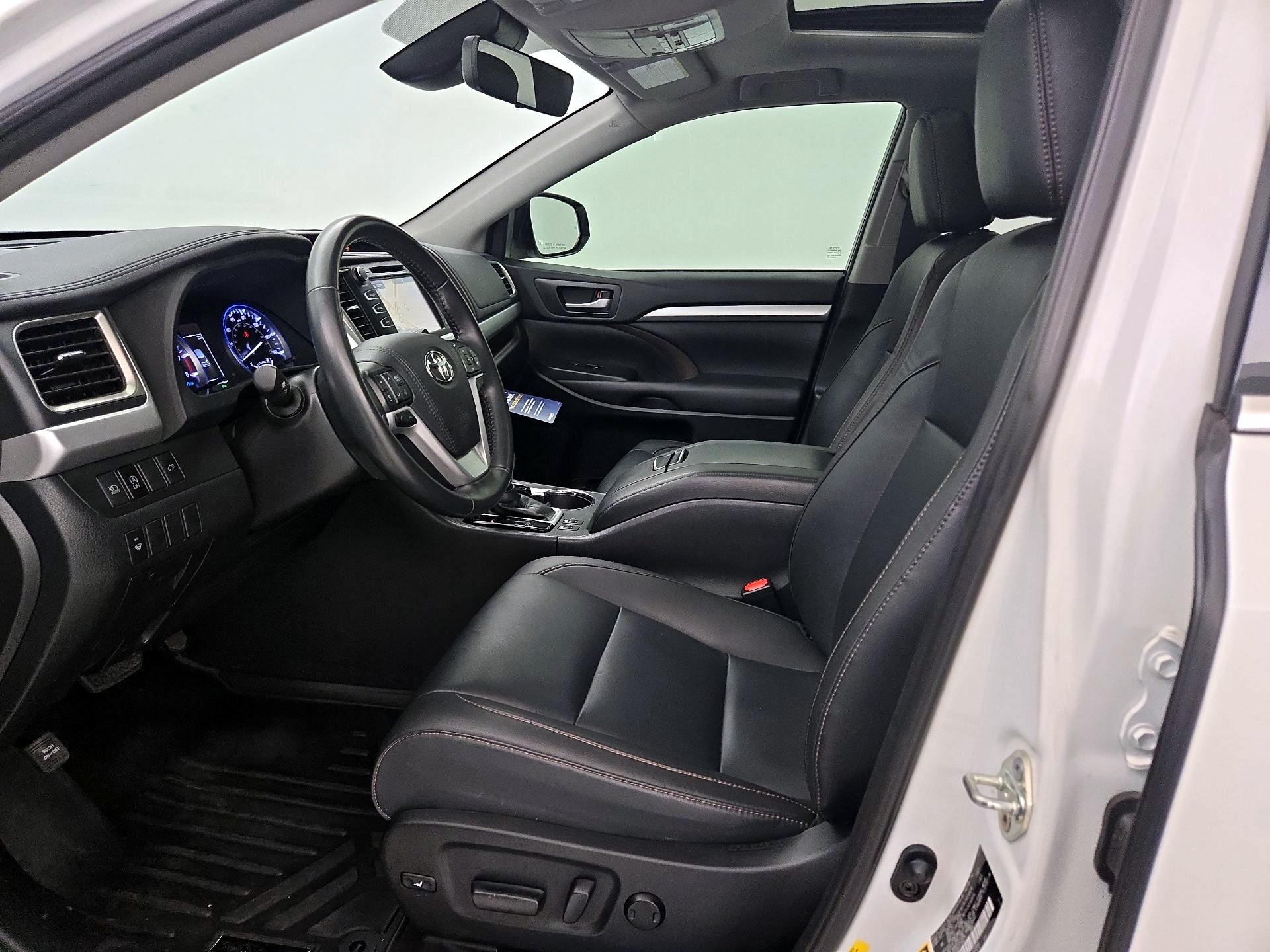 Thumbnail: 2019 Toyota Highlander - 11