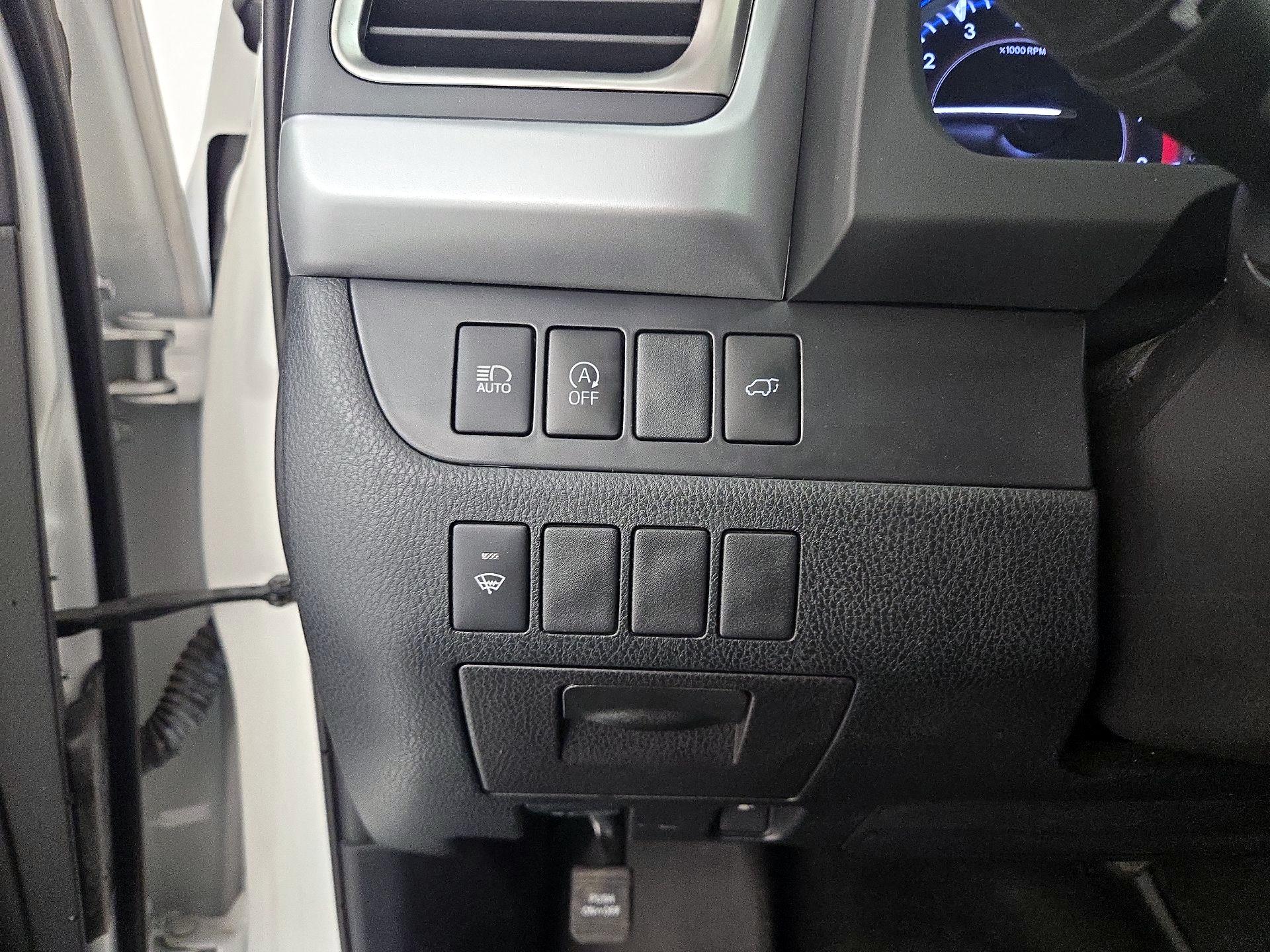 Thumbnail: 2019 Toyota Highlander - 13
