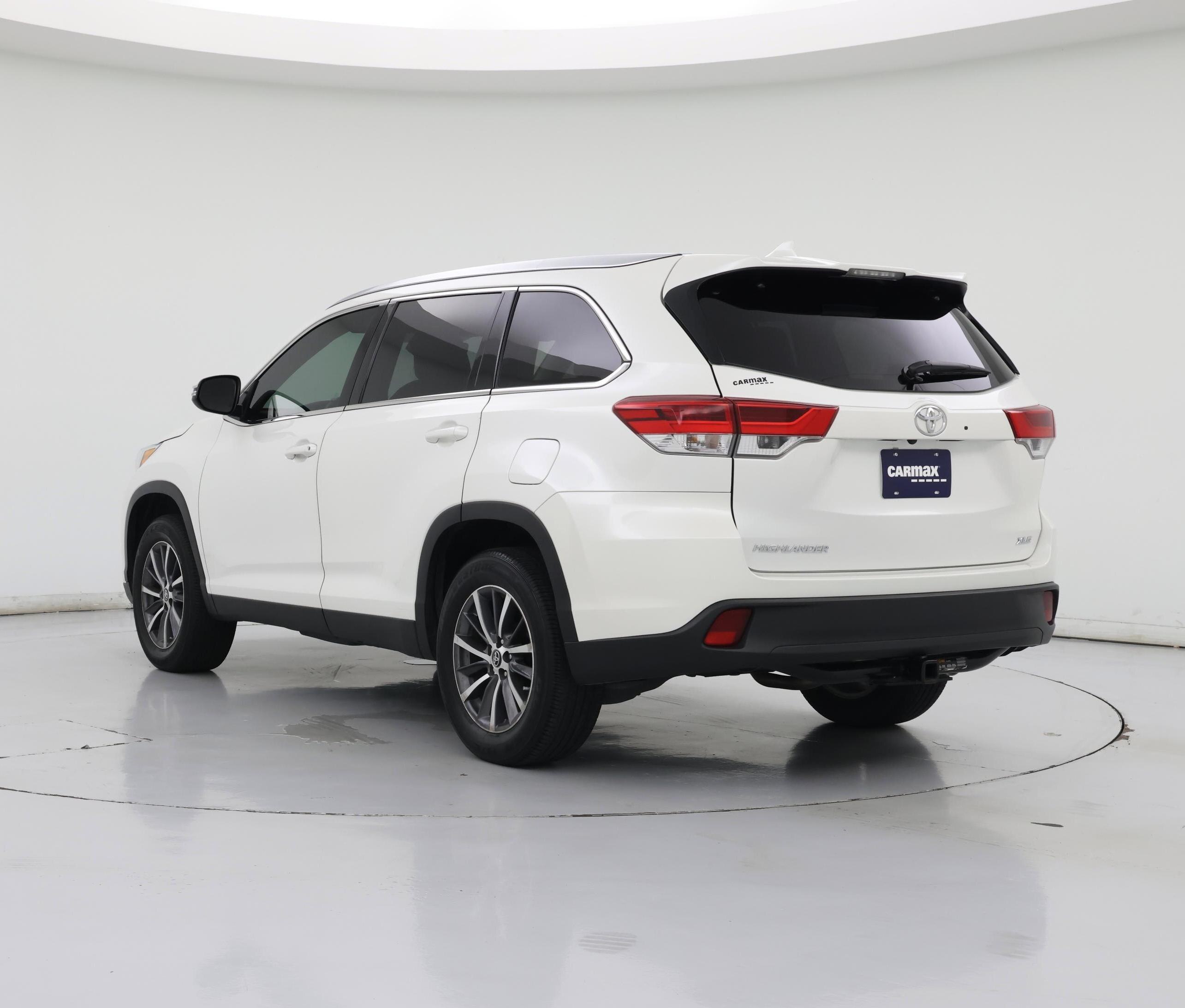 Thumbnail: 2019 Toyota Highlander - 2
