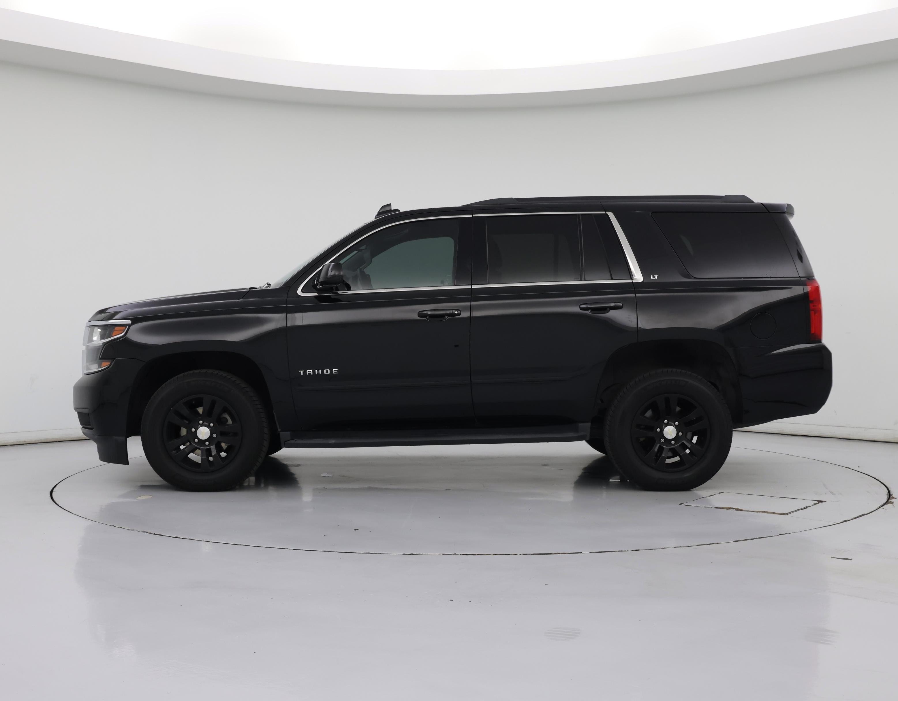 Thumbnail: 2017 Chevrolet Tahoe - 3