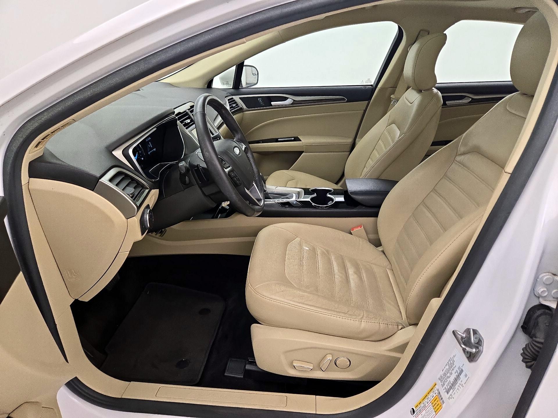 Thumbnail: 2016 Ford Fusion - 11