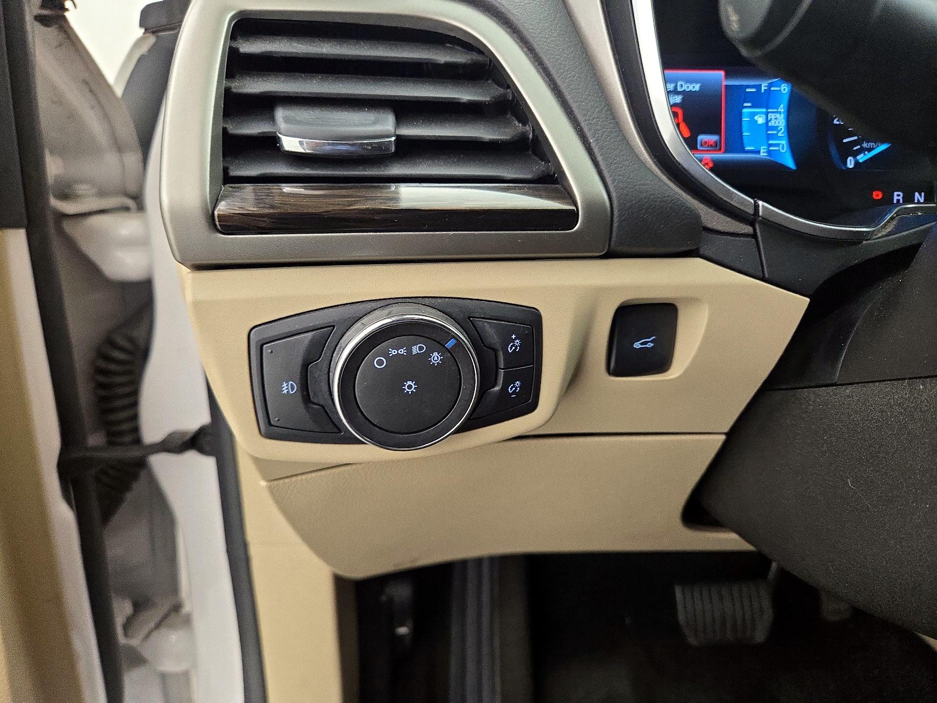 Thumbnail: 2016 Ford Fusion - 13