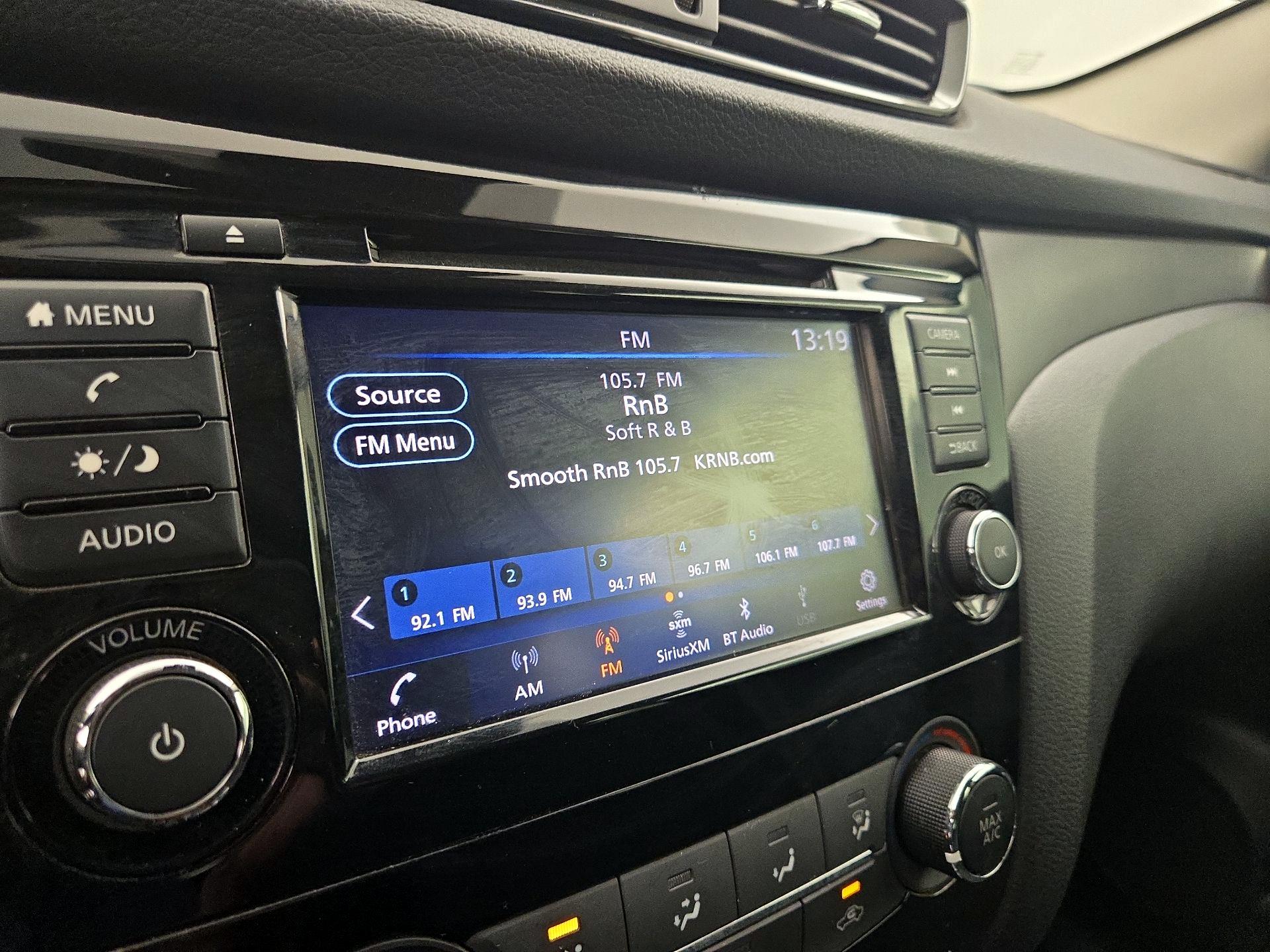Thumbnail: 2020 Nissan Rogue Sport - 15