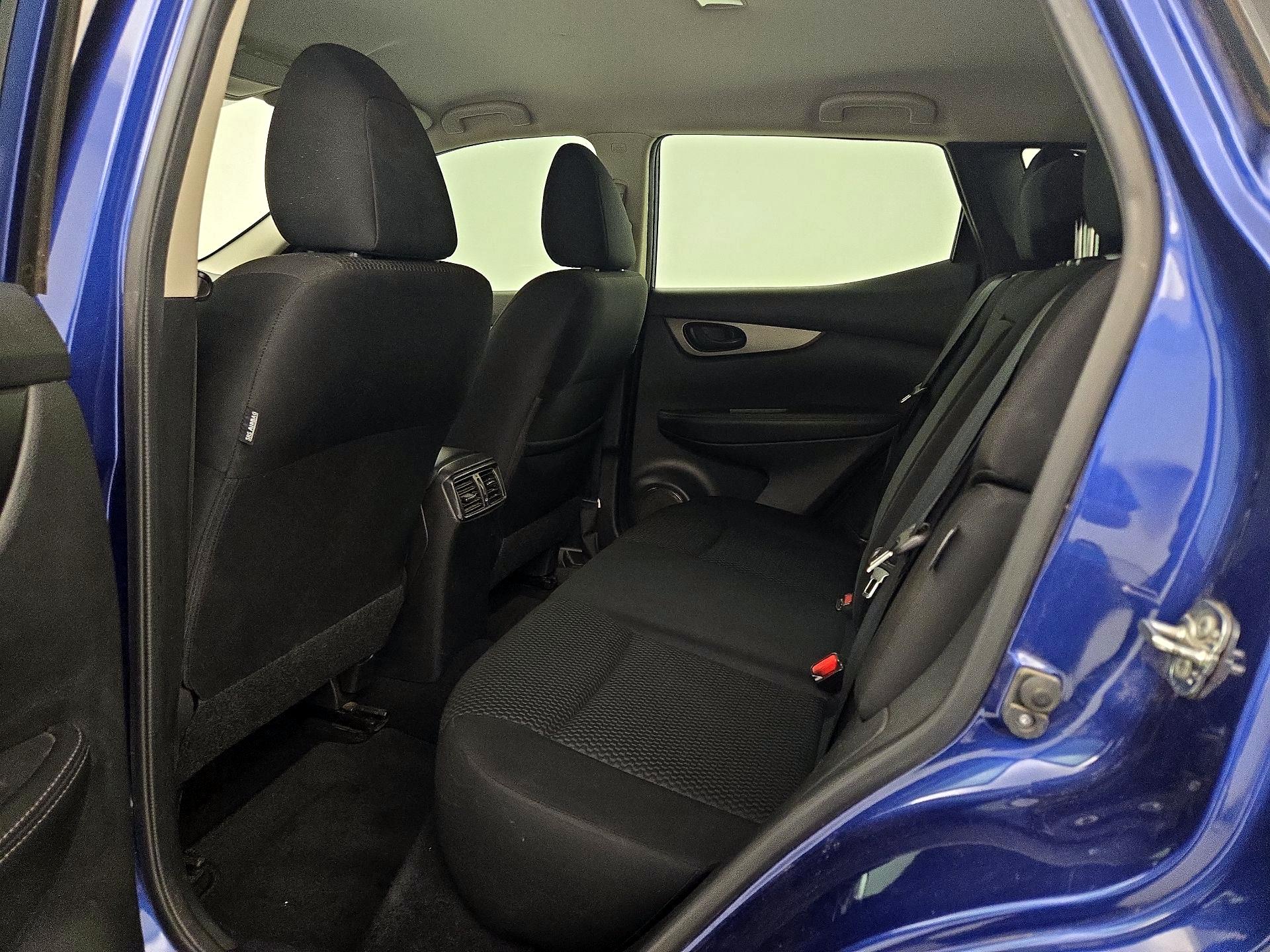 Thumbnail: 2020 Nissan Rogue Sport - 19