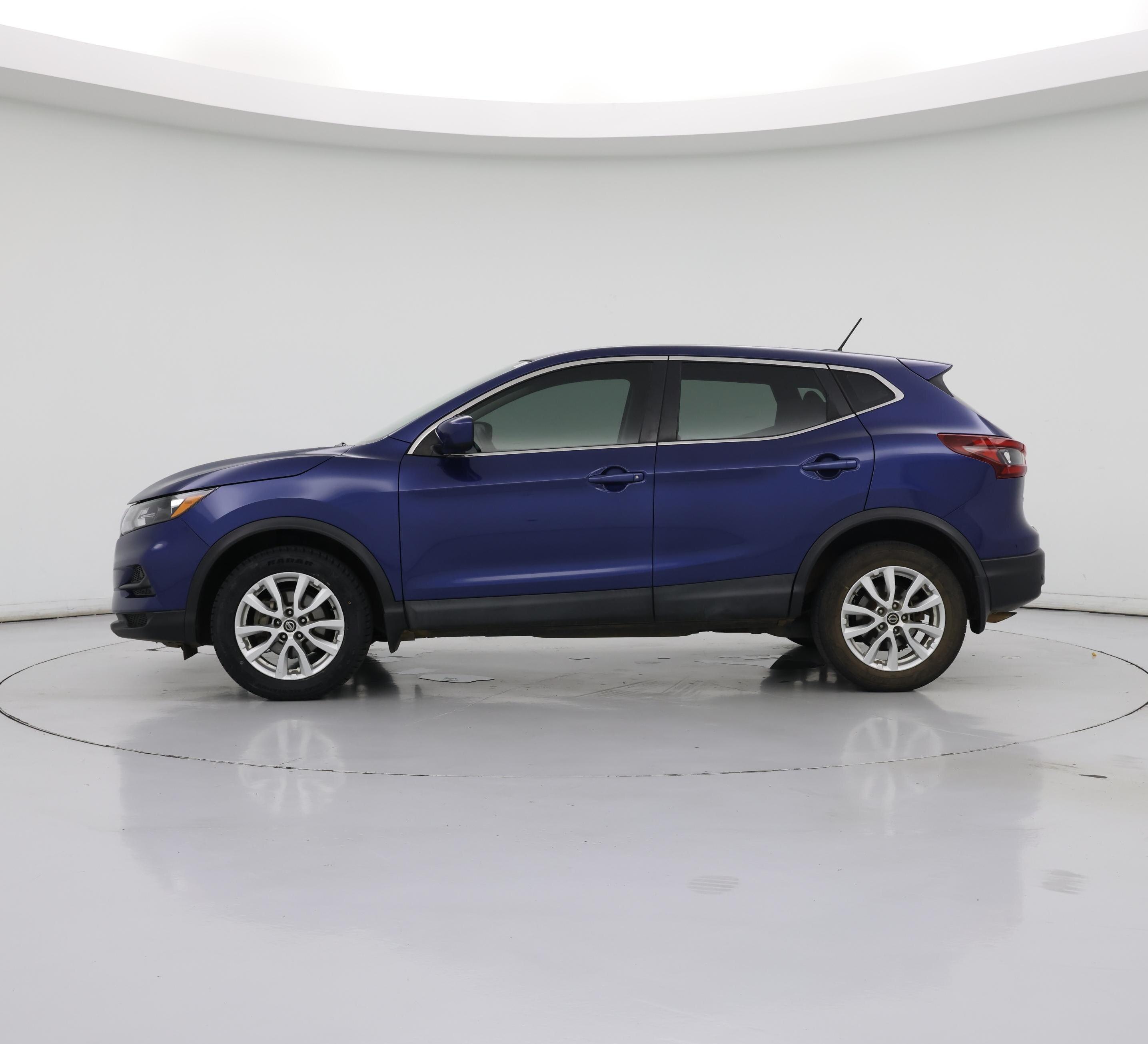 Thumbnail: 2020 Nissan Rogue Sport - 3