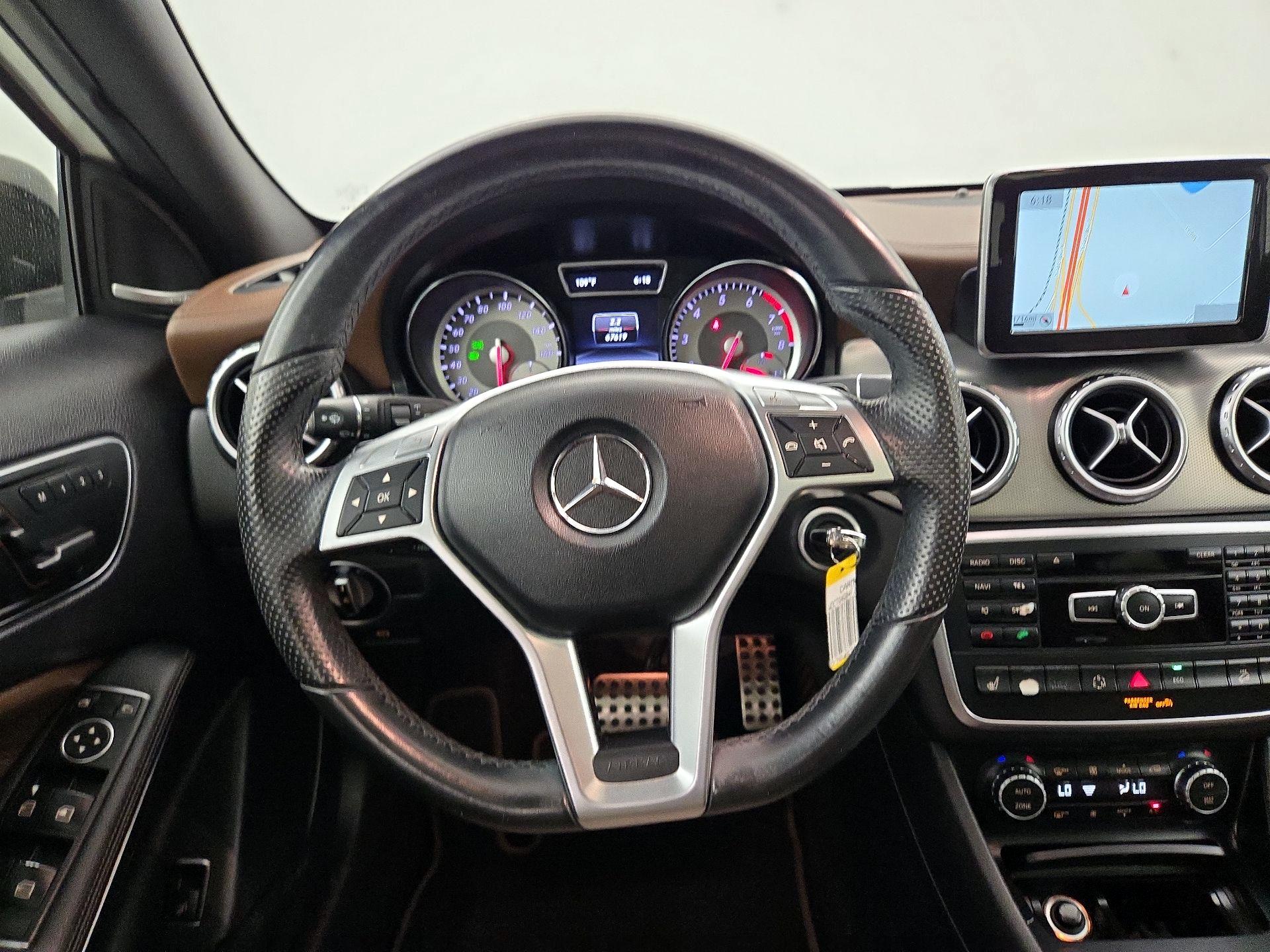 Thumbnail: 2015 Mercedes-Benz GLA - 10