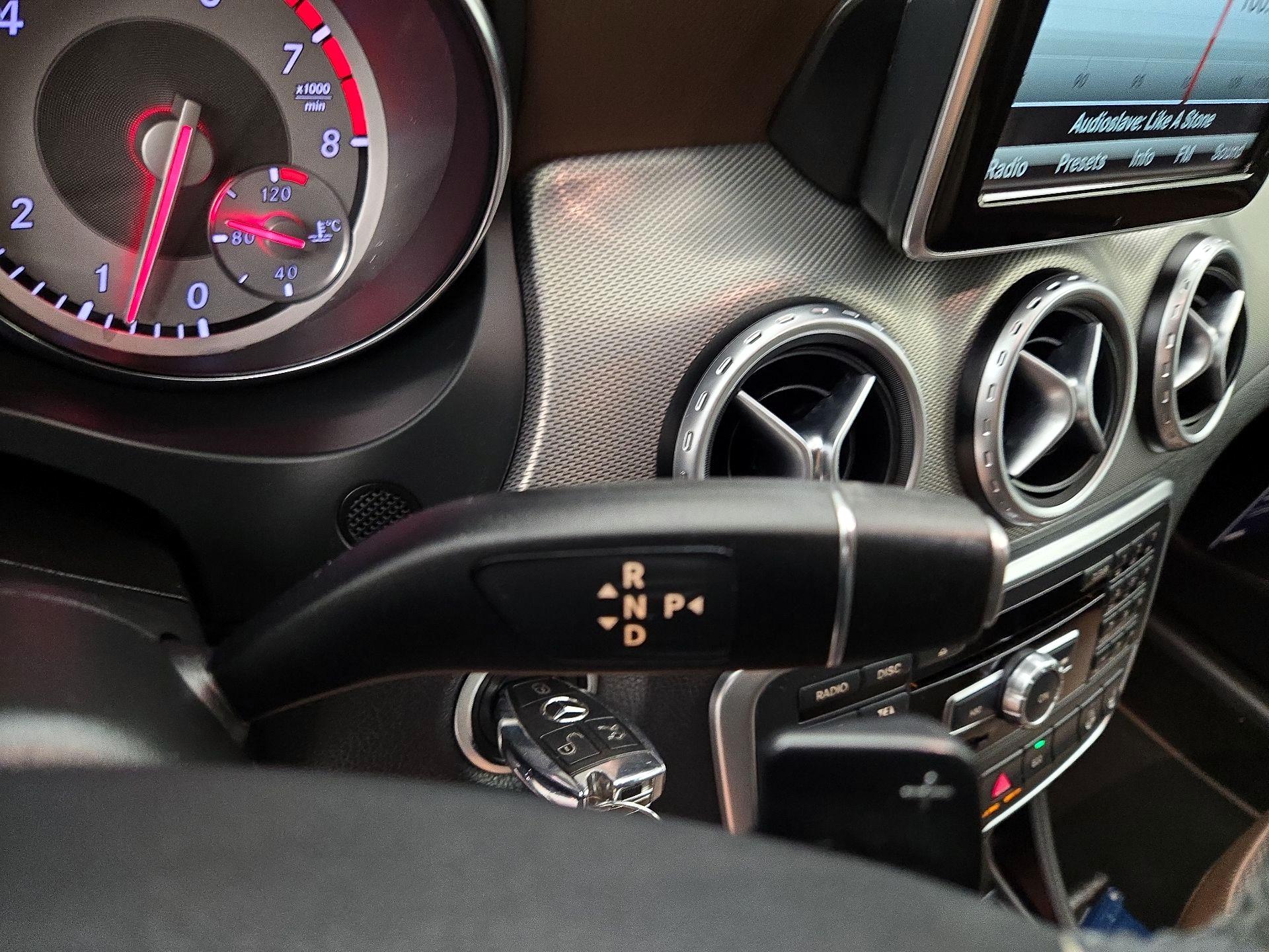 Thumbnail: 2015 Mercedes-Benz GLA - 18