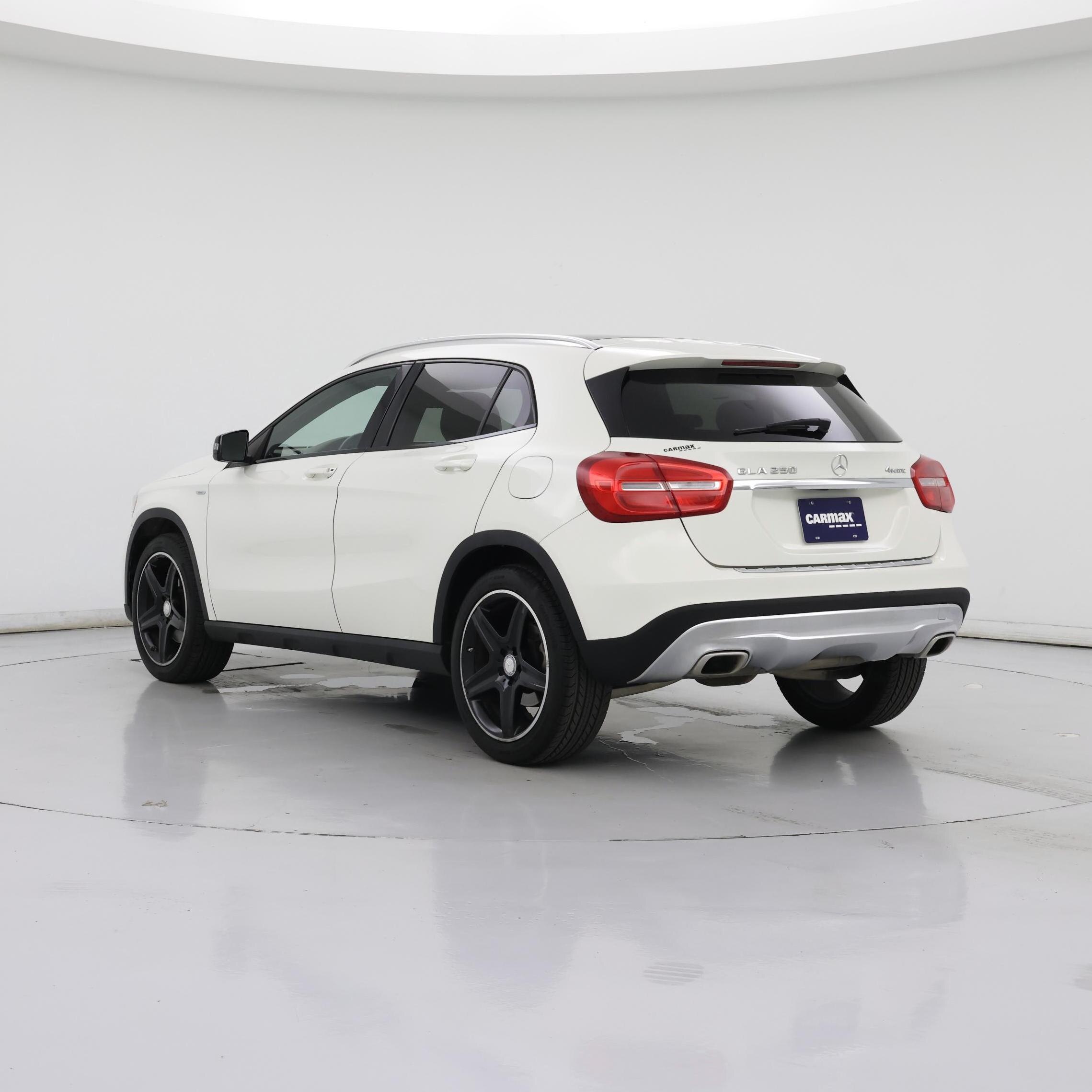 Thumbnail: 2015 Mercedes-Benz GLA - 2