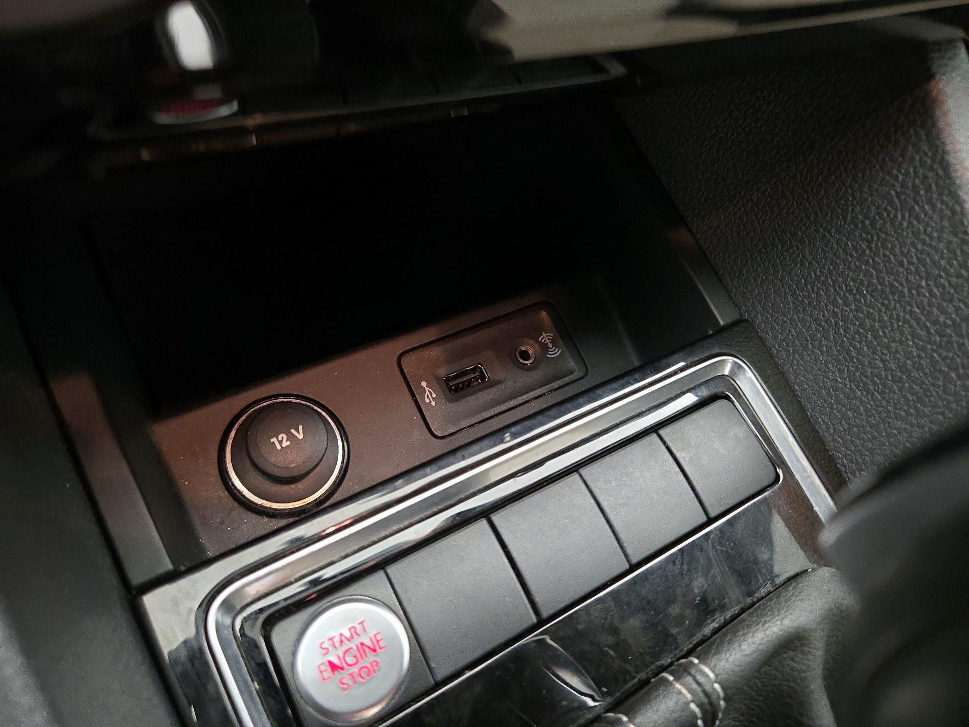 Thumbnail: 2016 Volkswagen Jetta - 18
