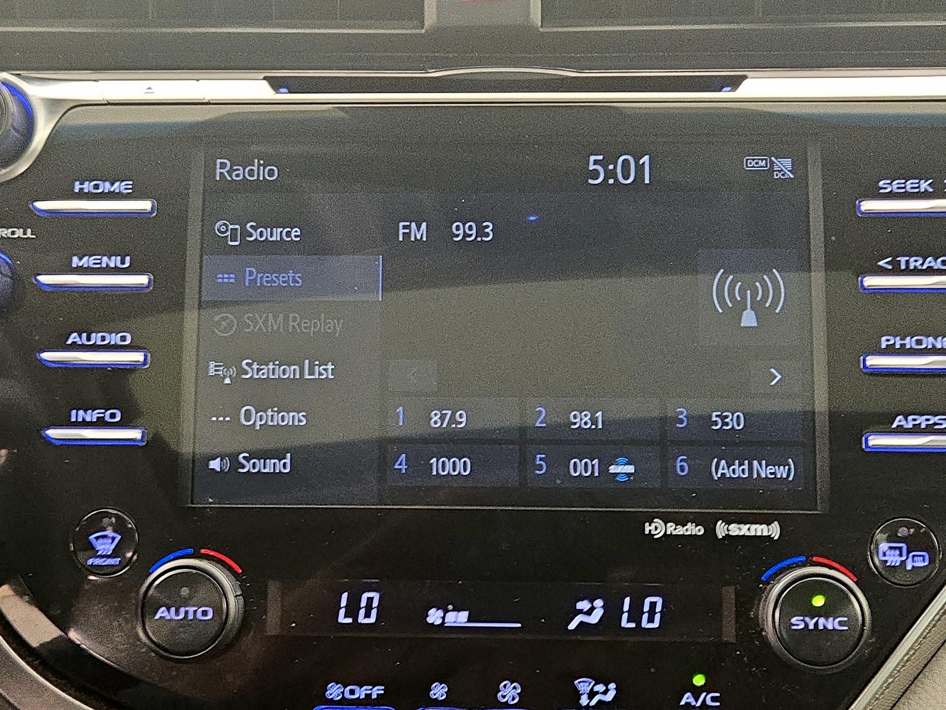 Thumbnail: 2018 Toyota Camry - 15