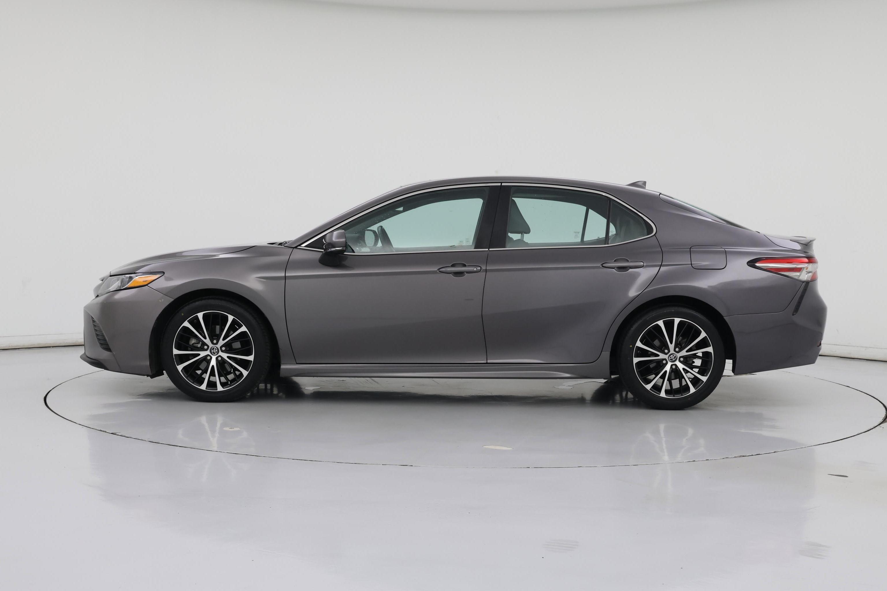 Thumbnail: 2018 Toyota Camry - 3