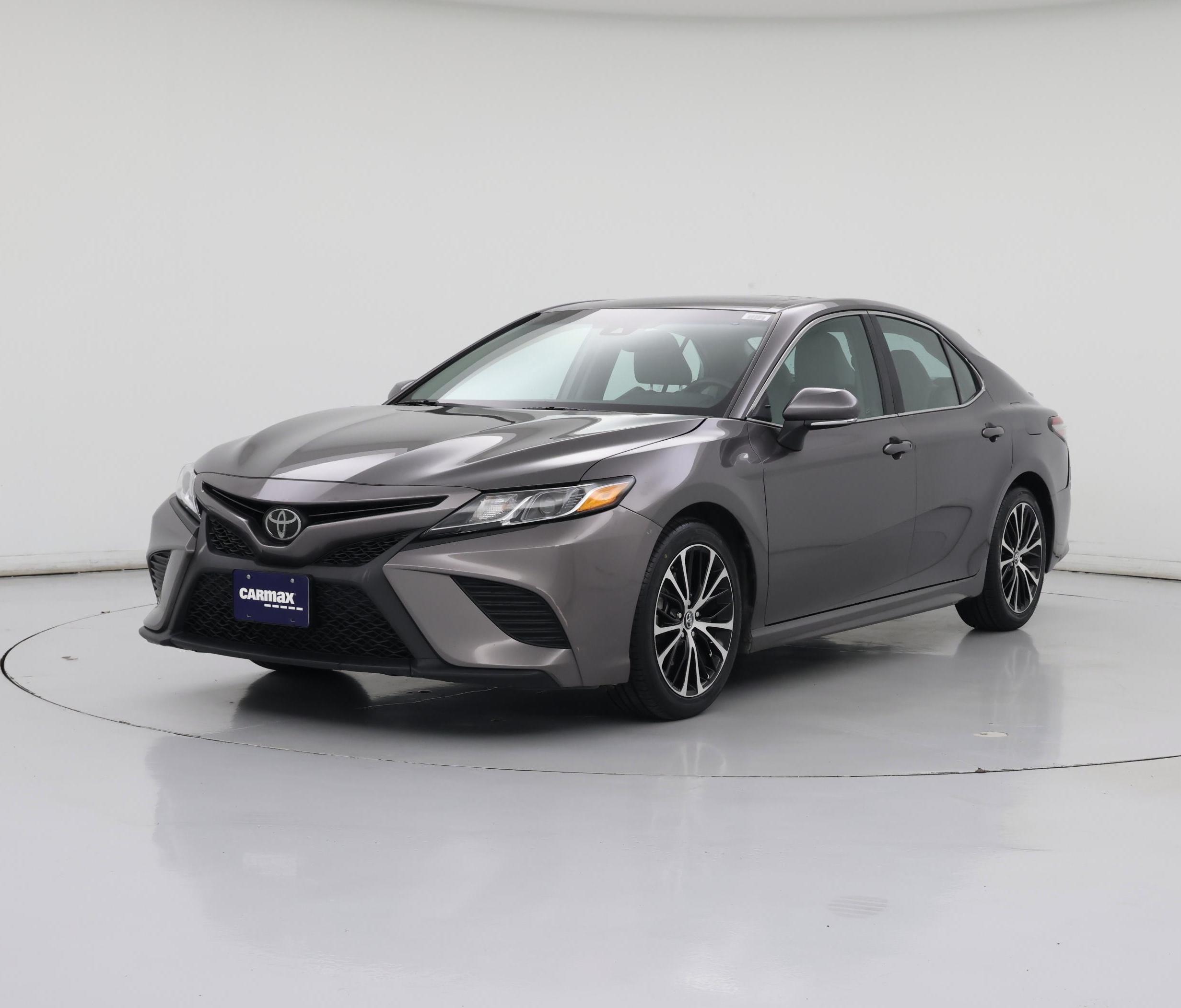 Thumbnail: 2018 Toyota Camry - 4