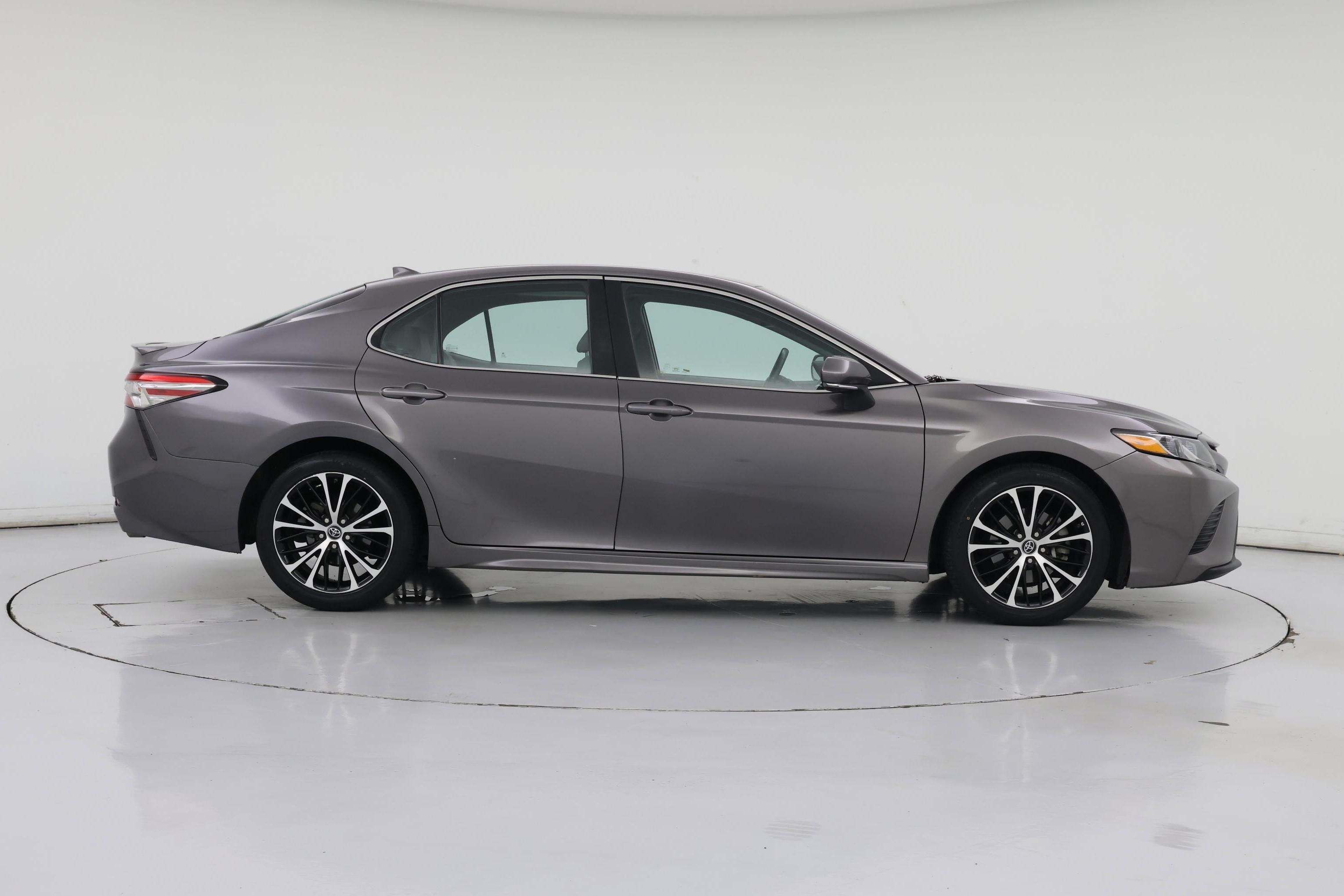 Thumbnail: 2018 Toyota Camry - 7