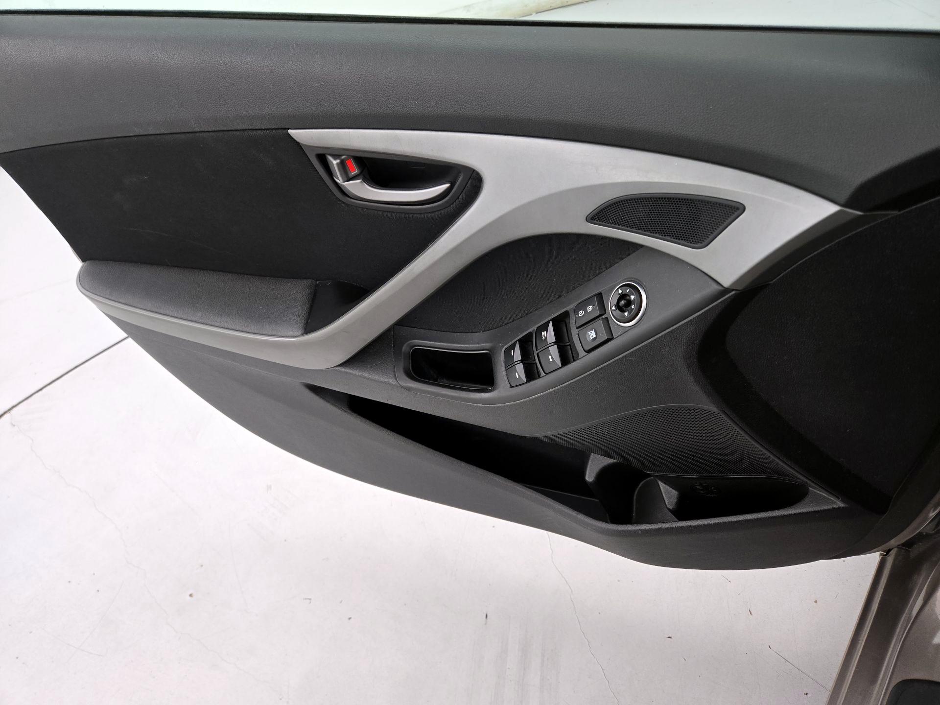 Thumbnail: 2016 Hyundai Elantra - 13