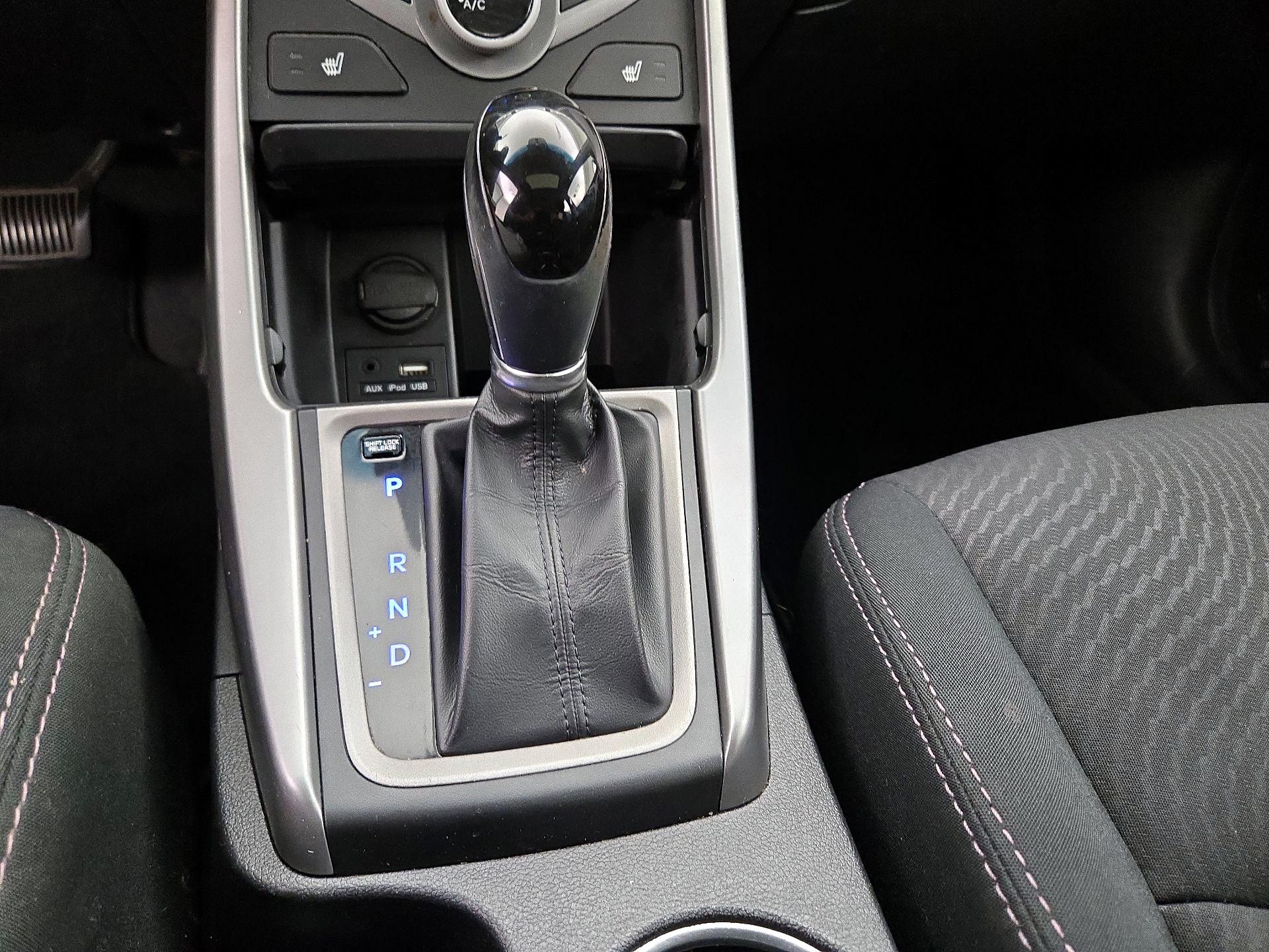 Thumbnail: 2016 Hyundai Elantra - 17