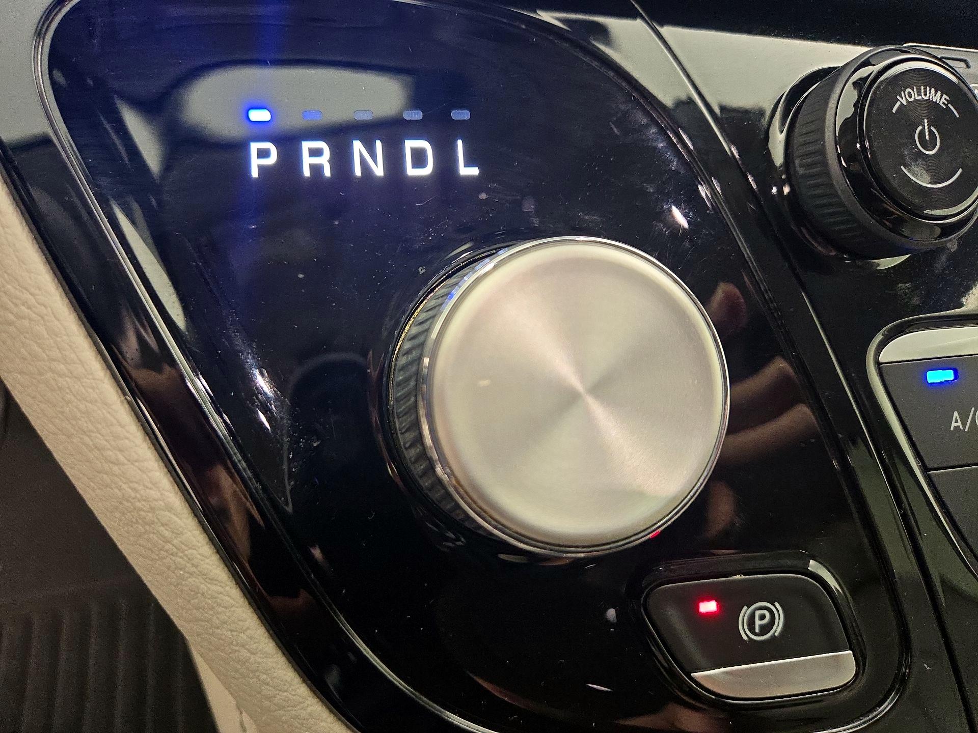 Thumbnail: 2021 Chrysler Pacifica - 18