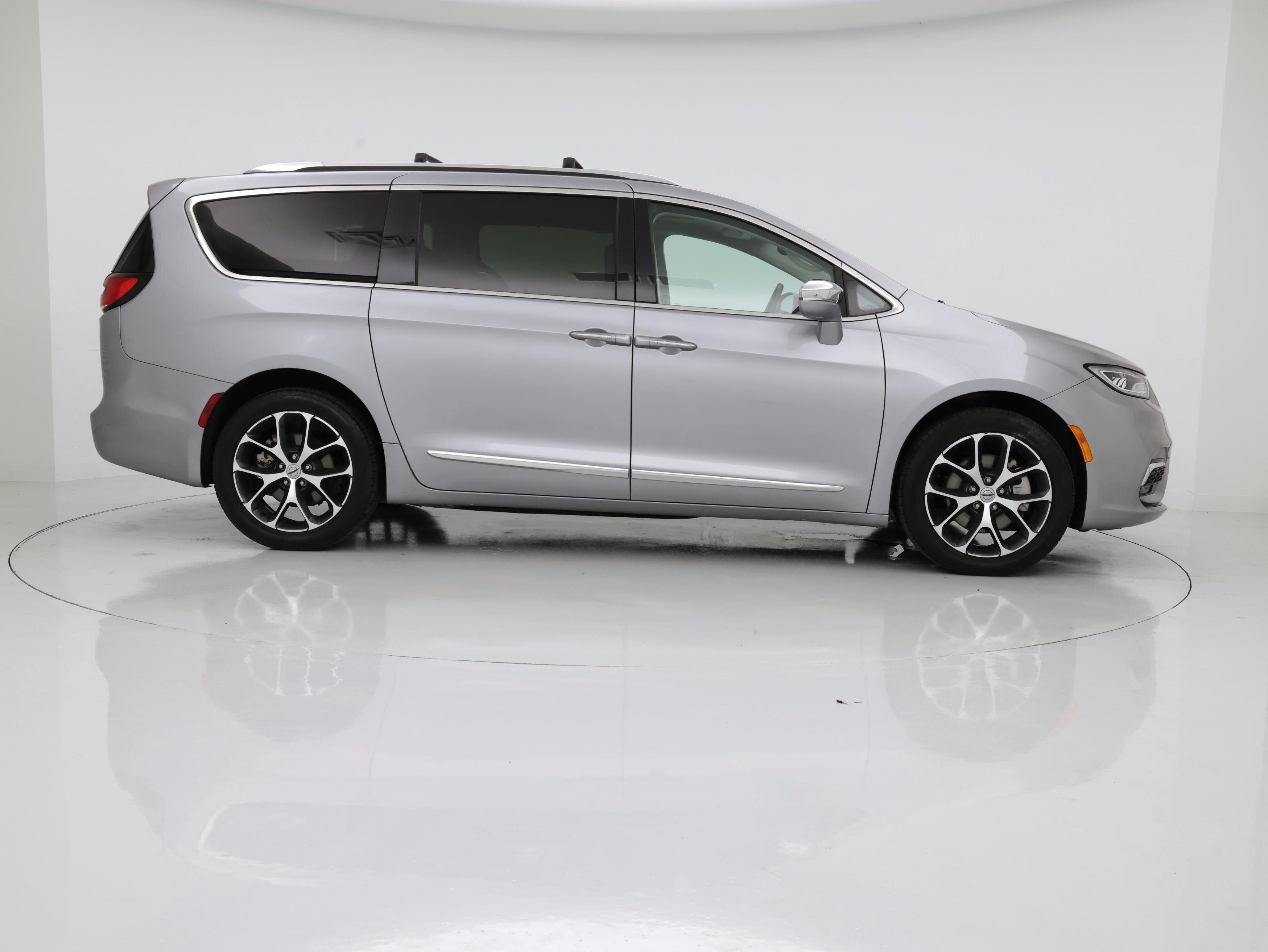 Thumbnail: 2021 Chrysler Pacifica - 7
