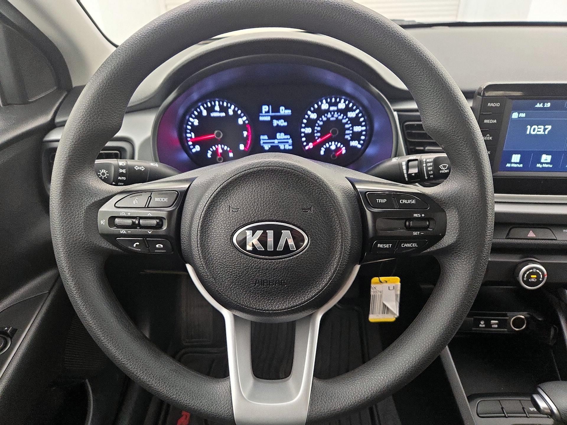 Thumbnail: 2020 Kia Rio - 10