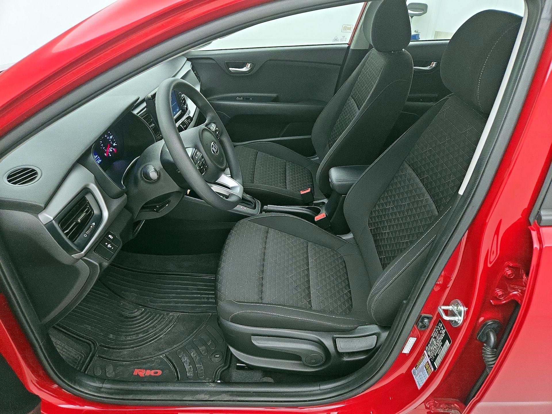 Thumbnail: 2020 Kia Rio - 11