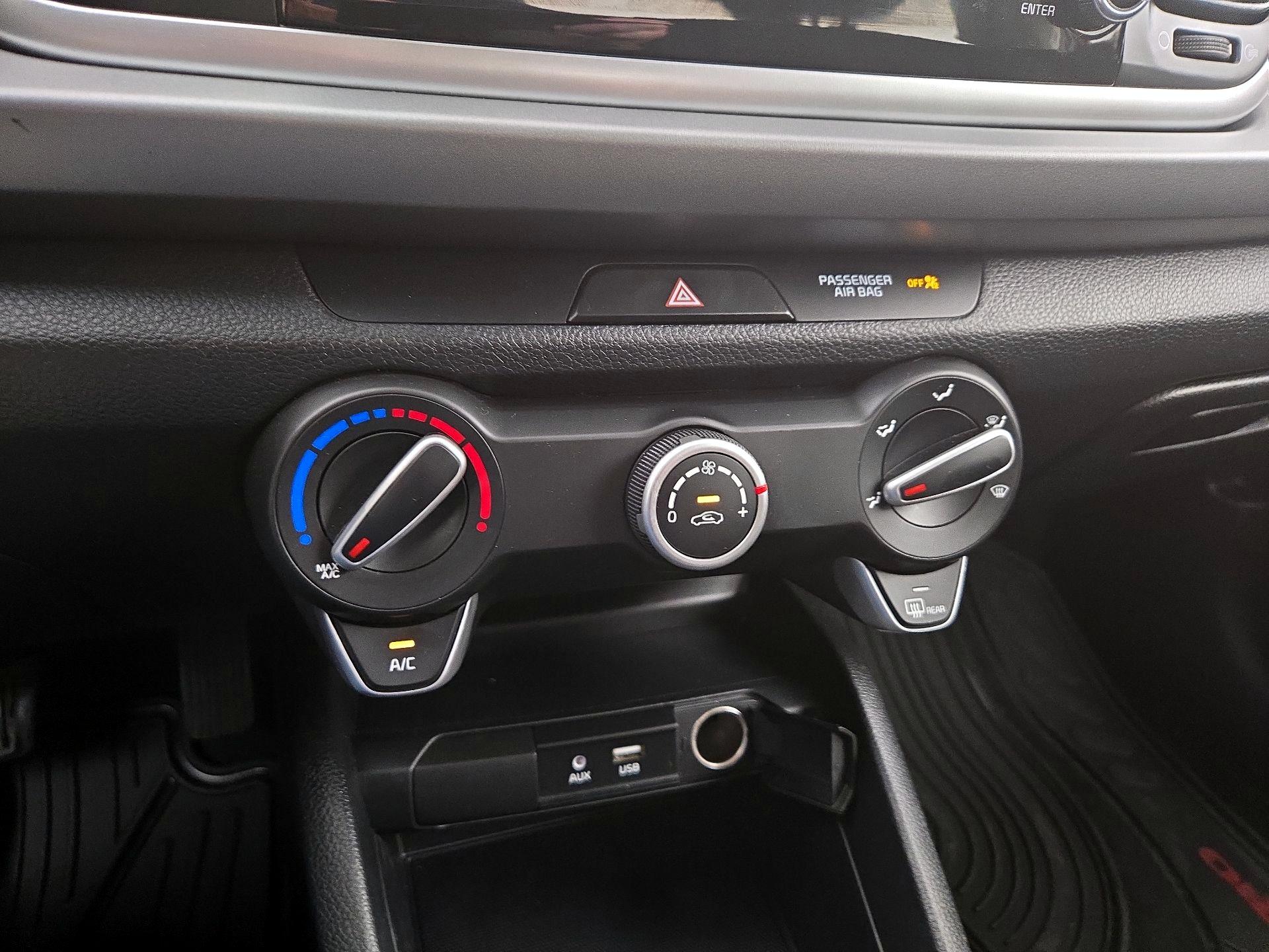Thumbnail: 2020 Kia Rio - 16
