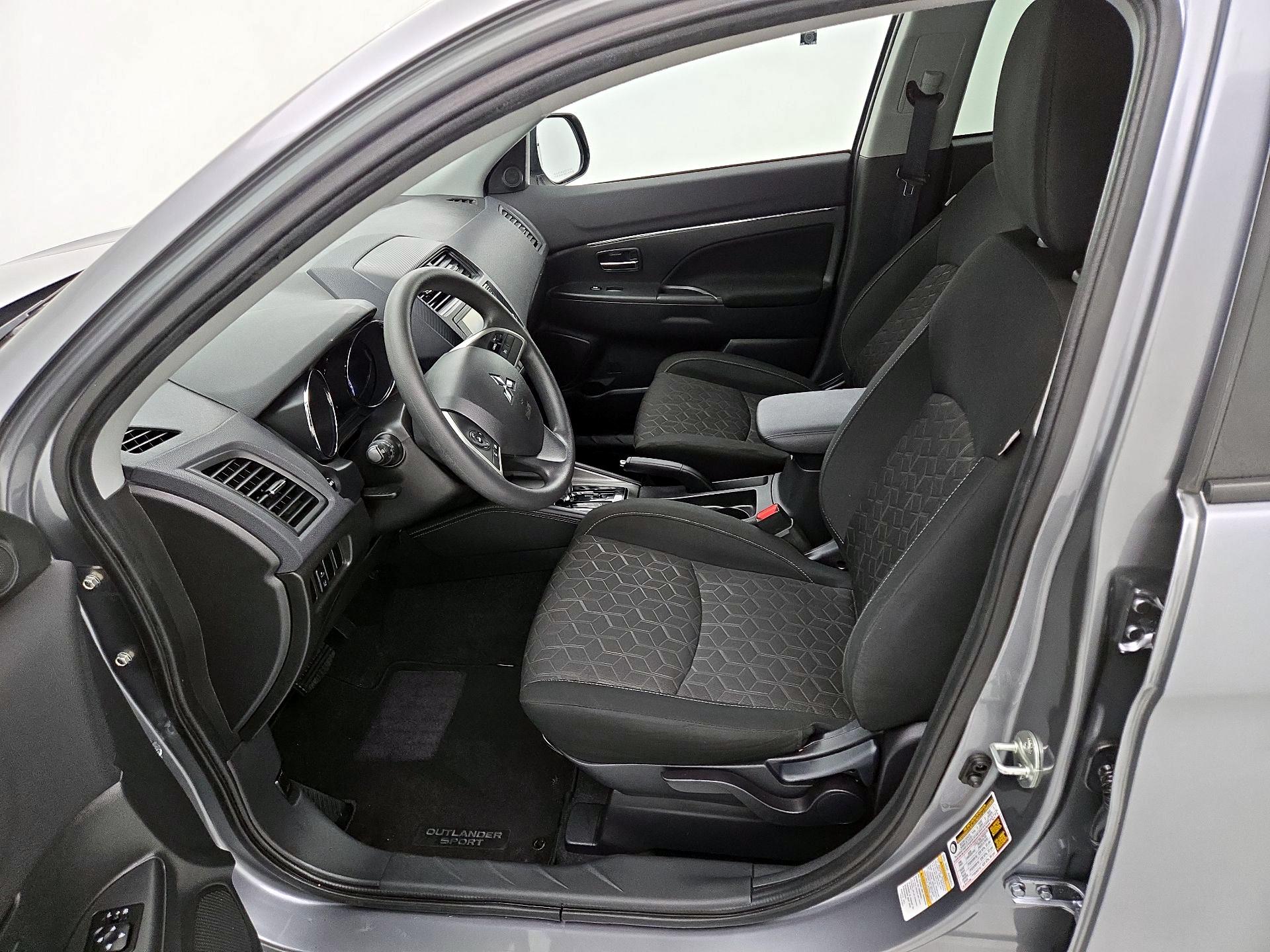 Thumbnail: 2022 Mitsubishi Outlander Sport - 11
