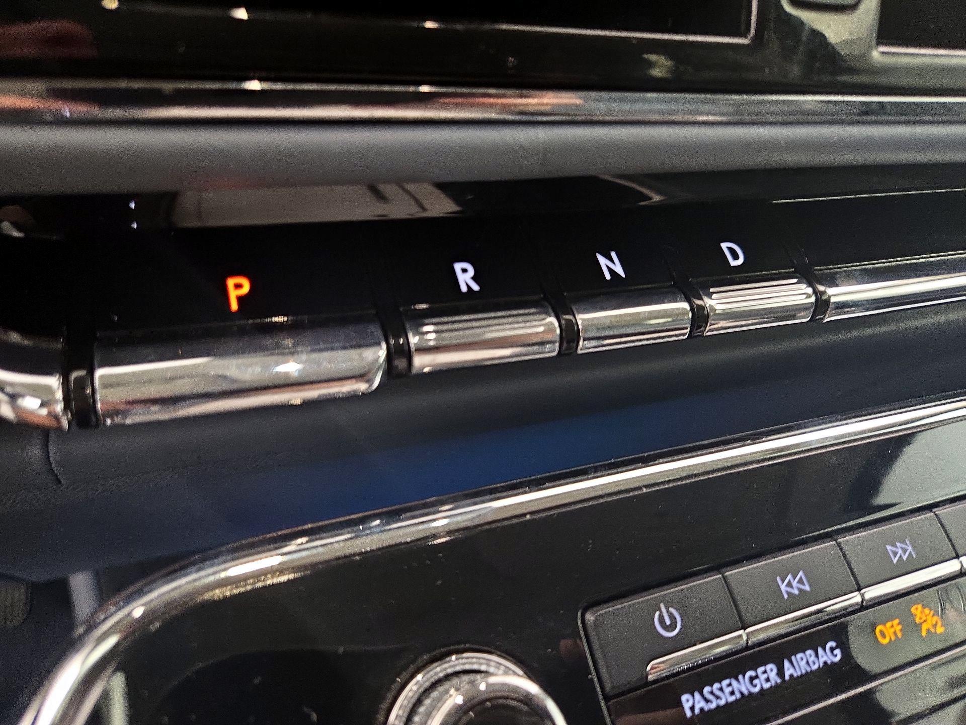 Thumbnail: 2020 Lincoln Navigator - 18