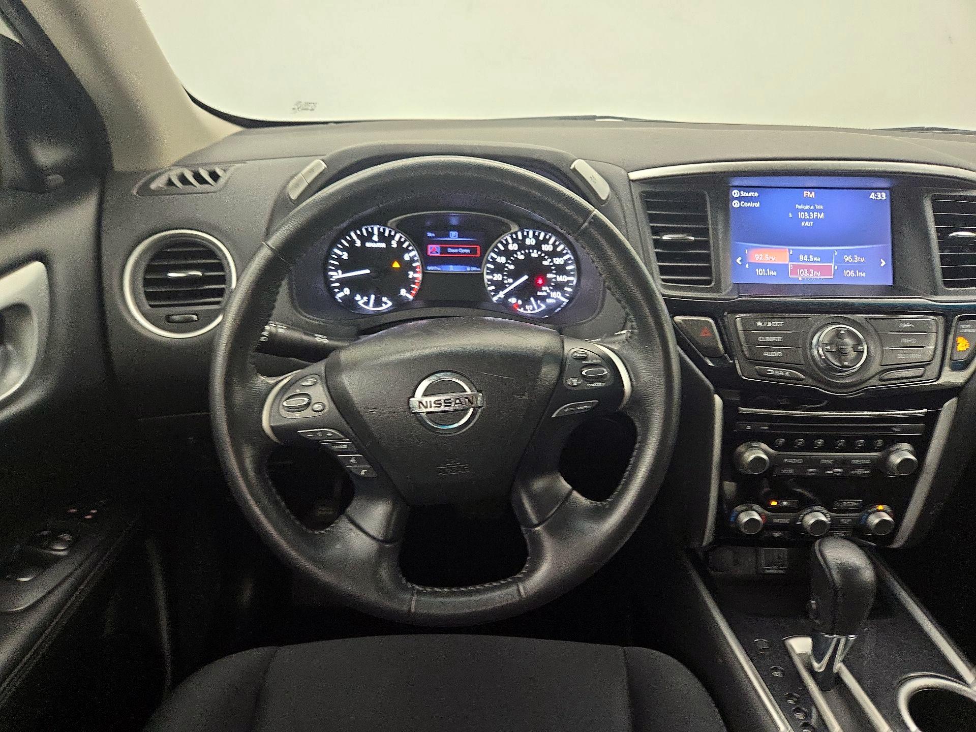 Thumbnail: 2019 Nissan Pathfinder - 10