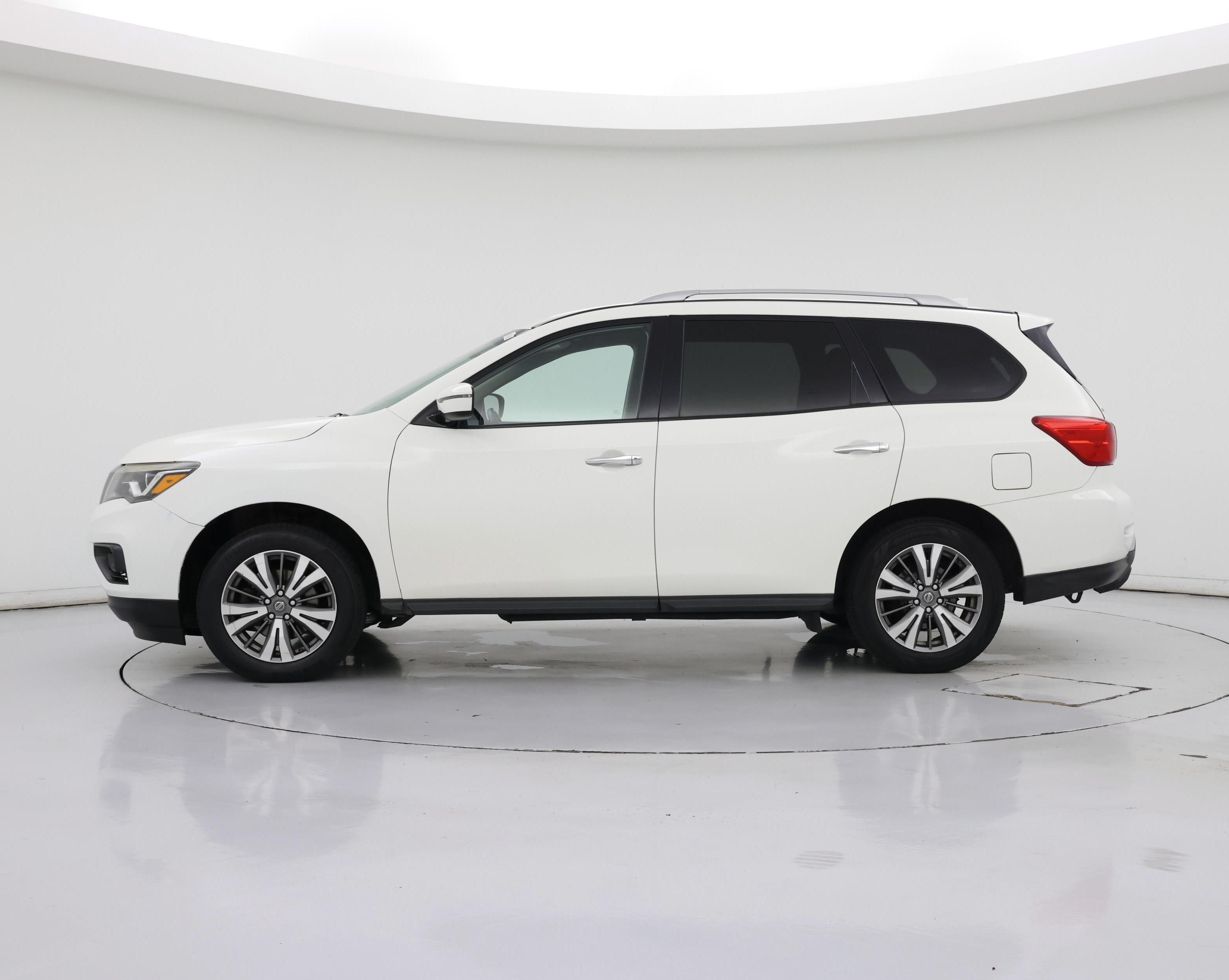 Thumbnail: 2019 Nissan Pathfinder - 3