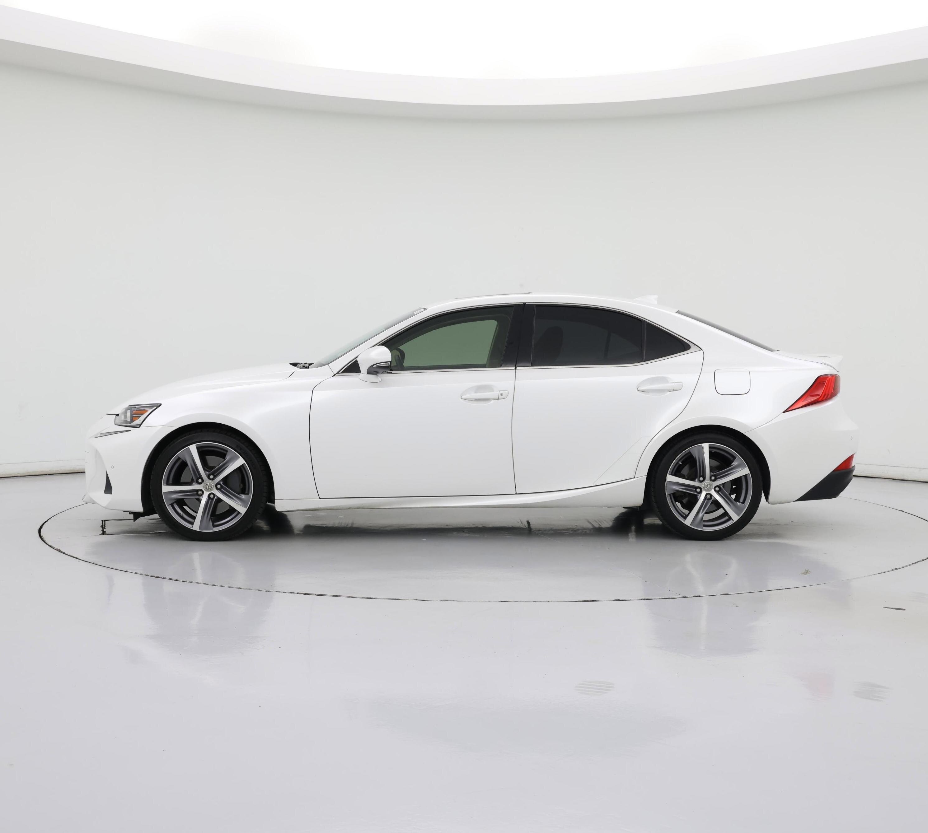 Thumbnail: 2017 Lexus IS - 3