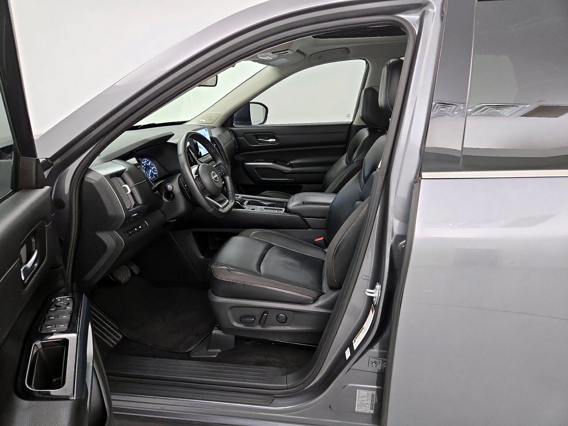 Thumbnail: 2023 Nissan Pathfinder - 11