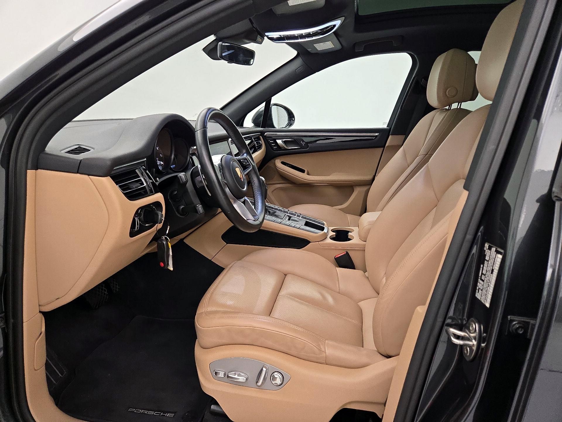 Thumbnail: 2020 Porsche Macan - 11