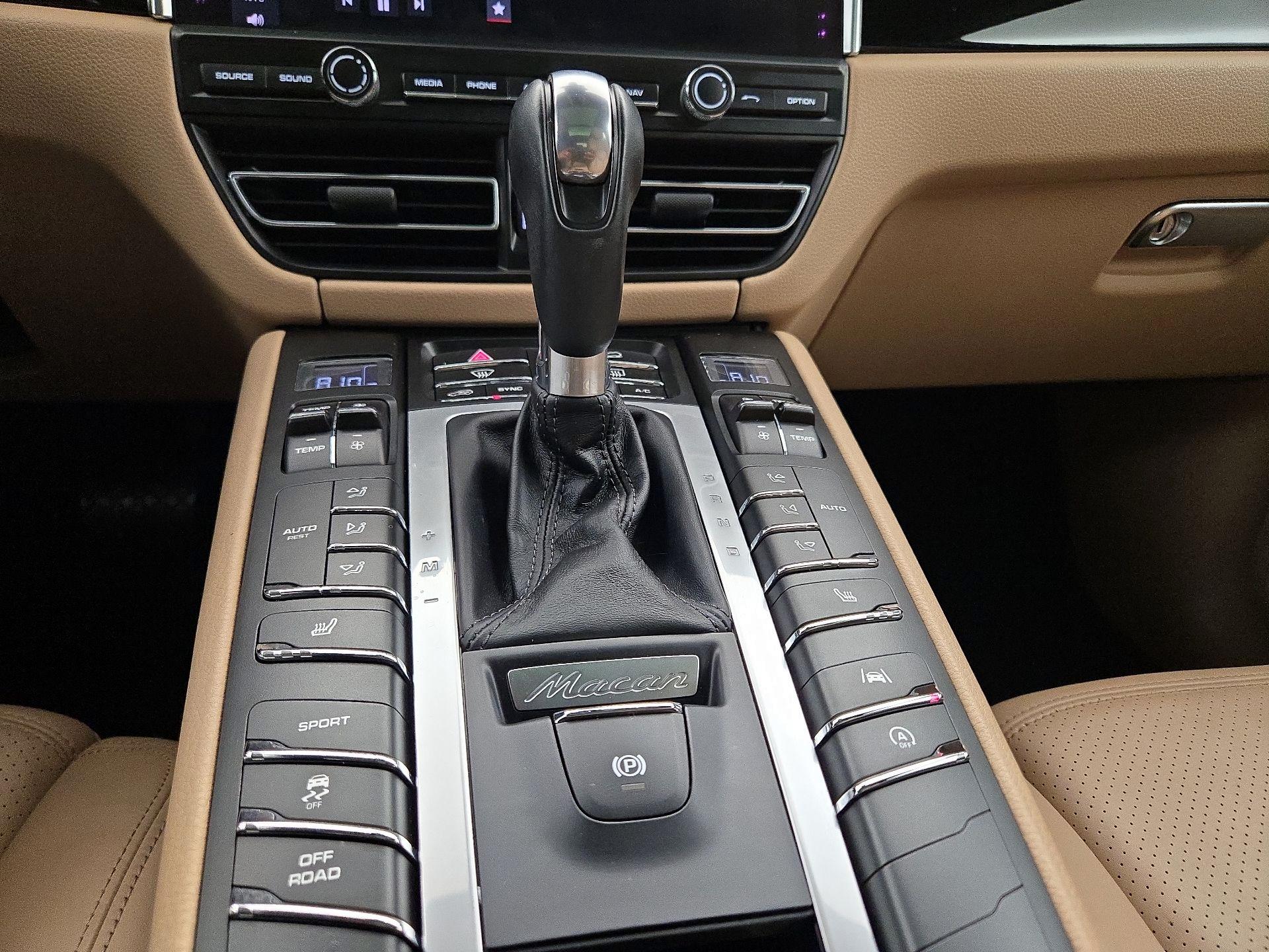 Thumbnail: 2020 Porsche Macan - 18