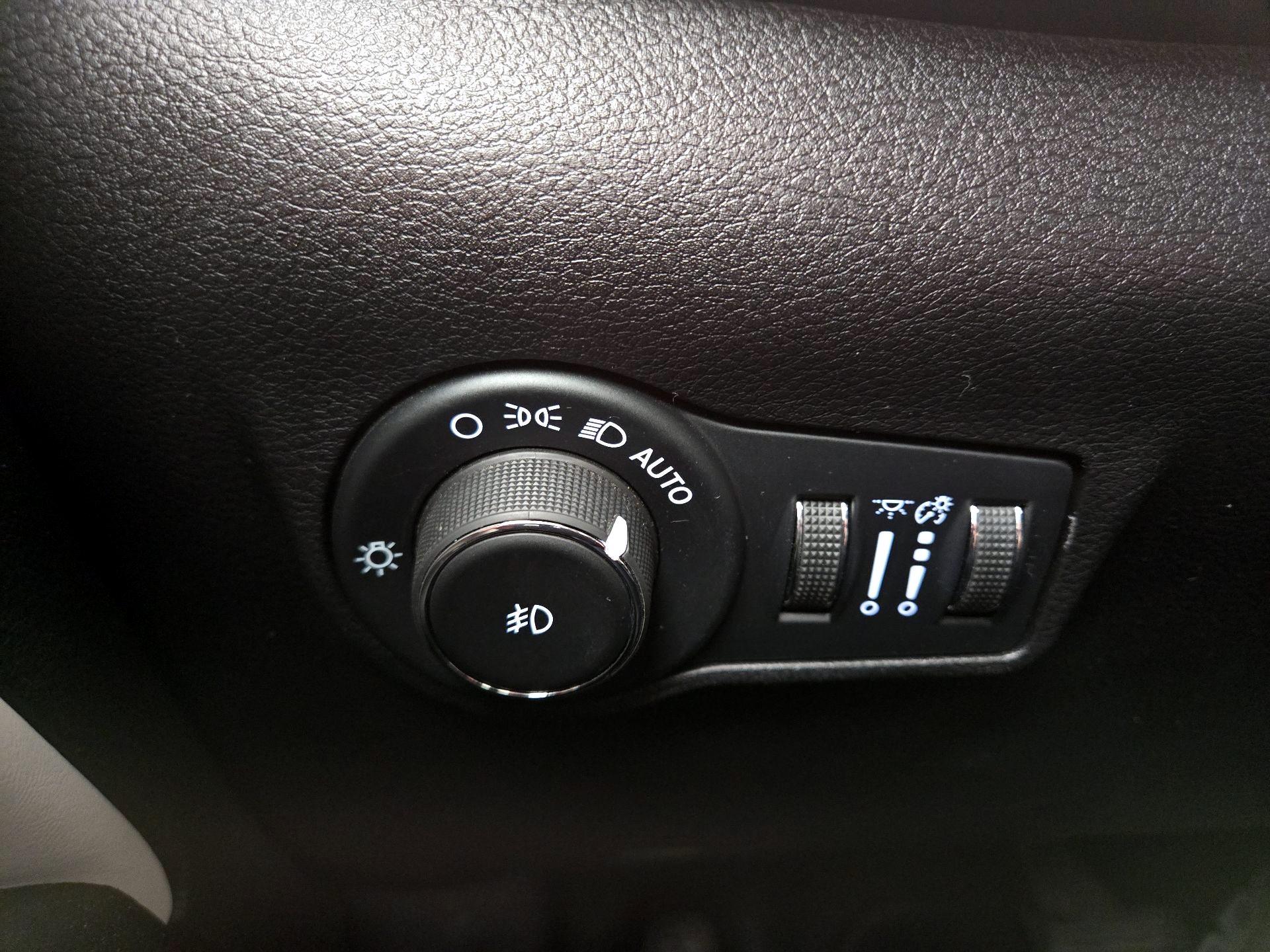 Thumbnail: 2022 Jeep Compass - 13