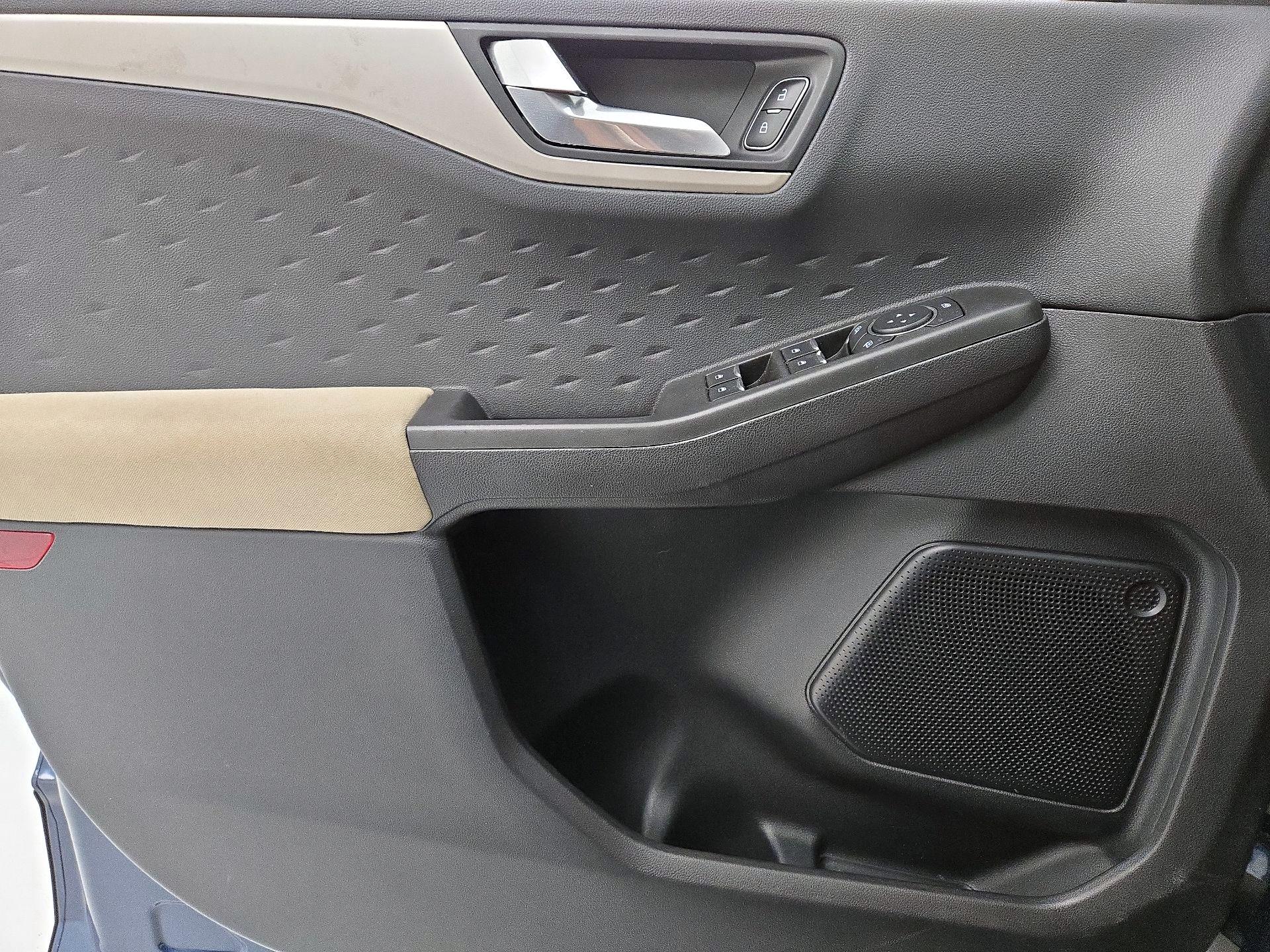 Thumbnail: 2020 Ford Escape - 12