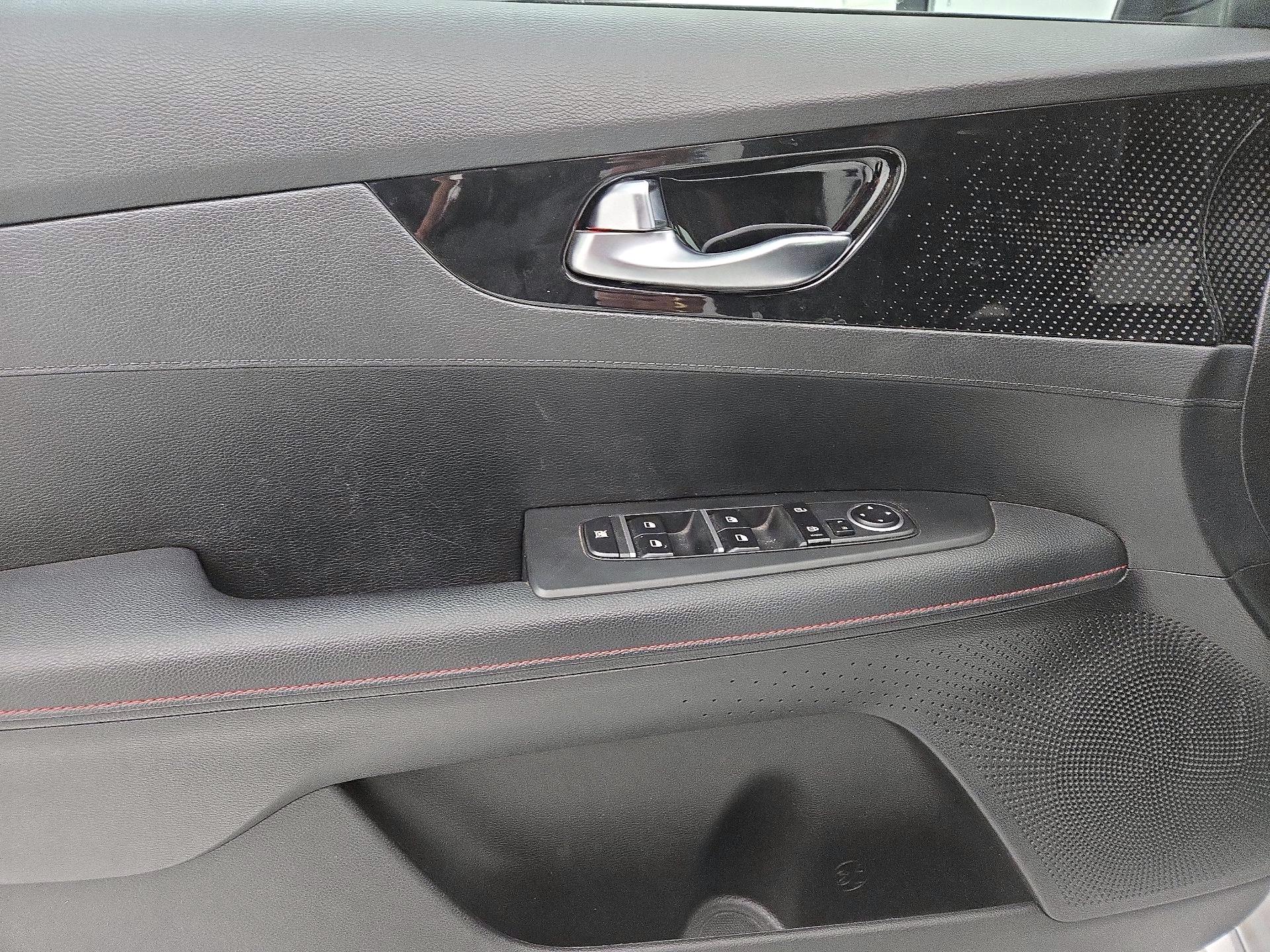Thumbnail: 2023 Kia Forte - 12