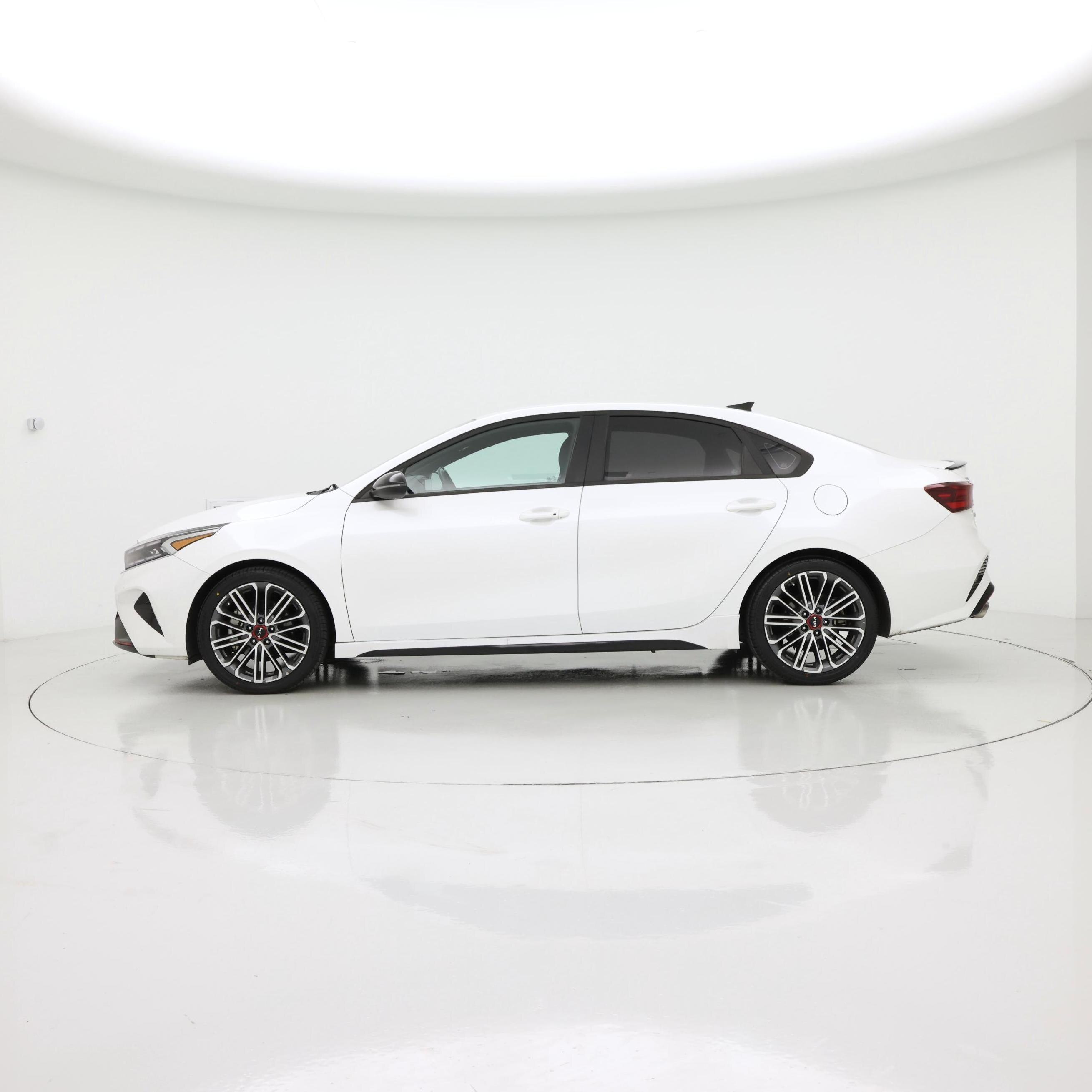 Thumbnail: 2023 Kia Forte - 3