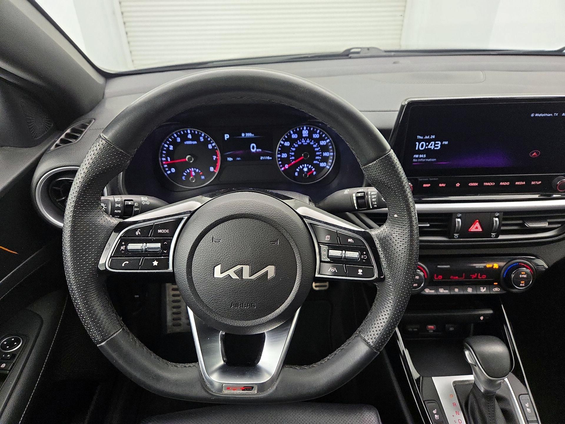Thumbnail: 2023 Kia Forte - 9