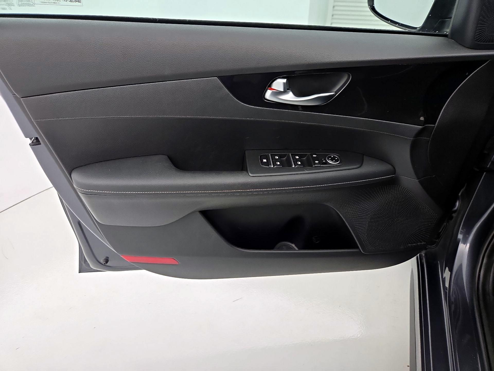 Thumbnail: 2023 Kia Forte - 12