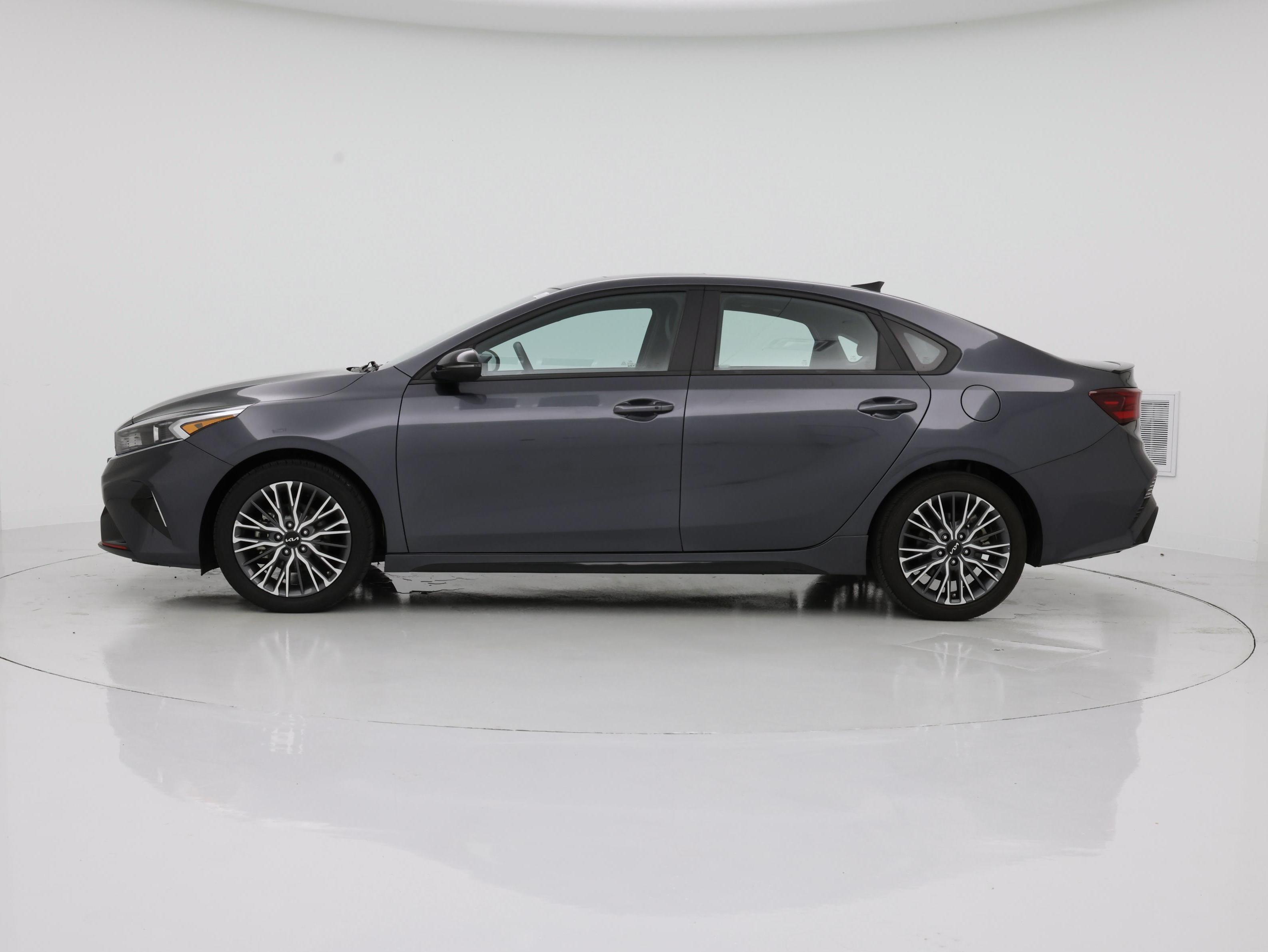 Thumbnail: 2023 Kia Forte - 3