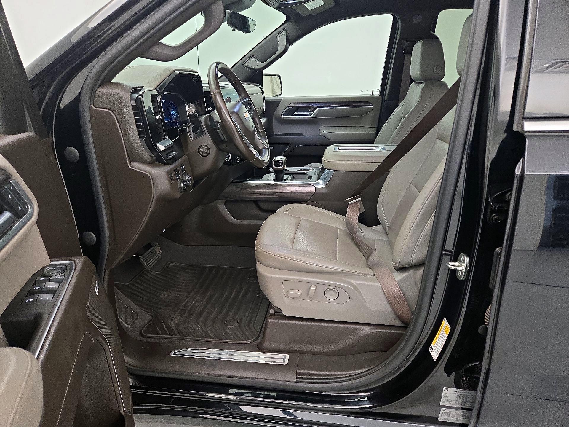 Thumbnail: 2022 Chevrolet Silverado 1500 - 11