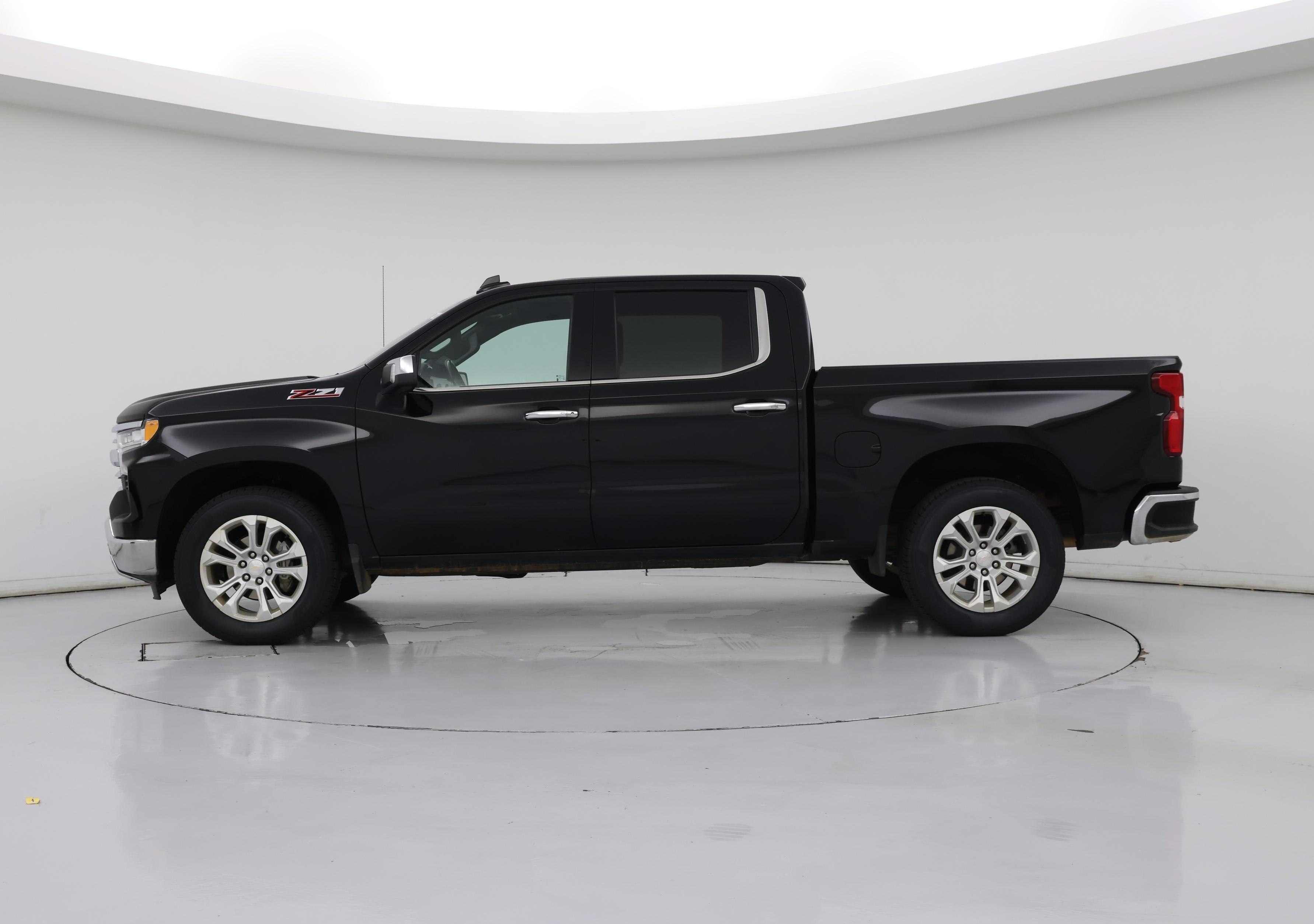 Thumbnail: 2022 Chevrolet Silverado 1500 - 3