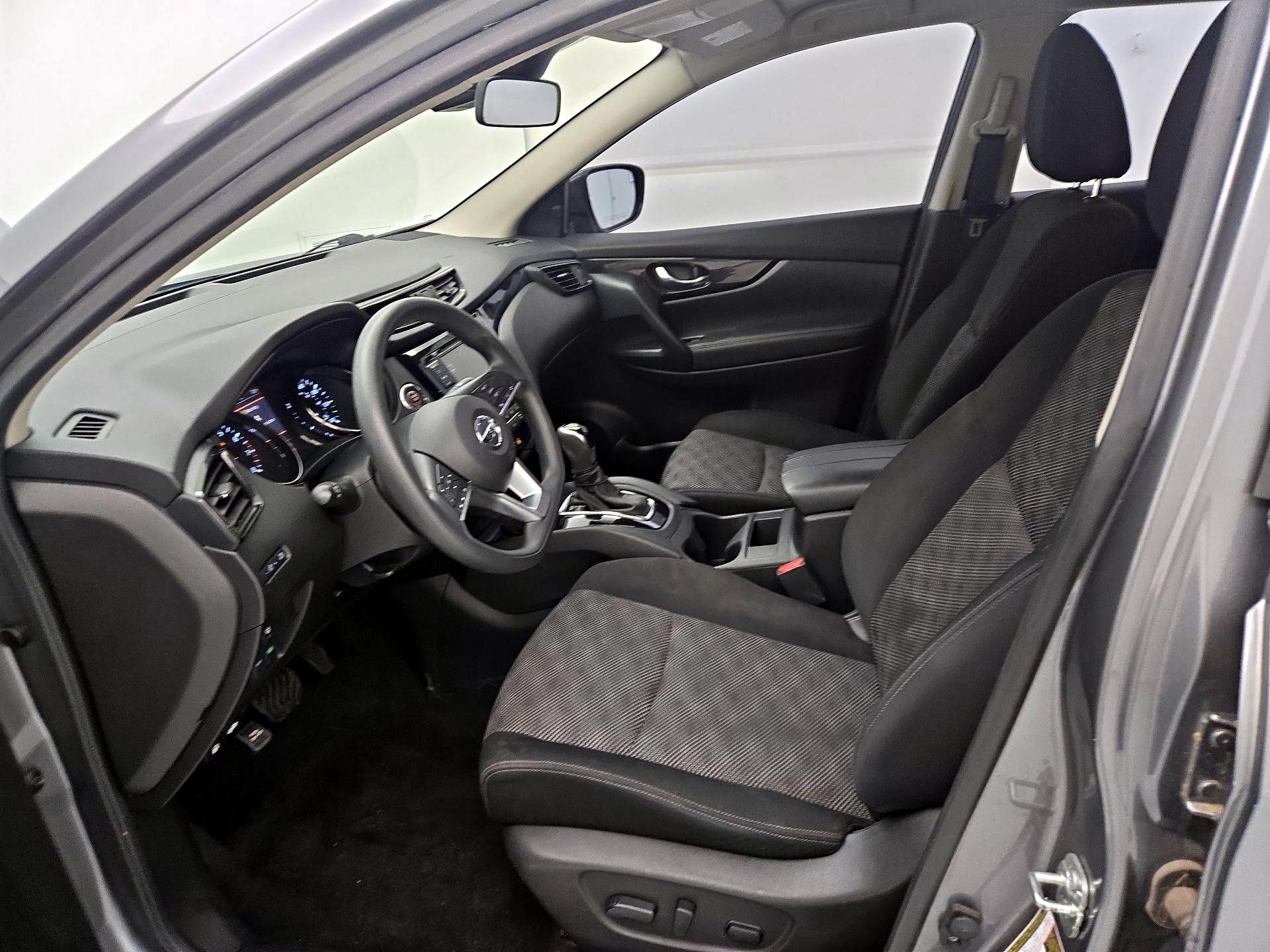 Thumbnail: 2020 Nissan Rogue Sport - 11