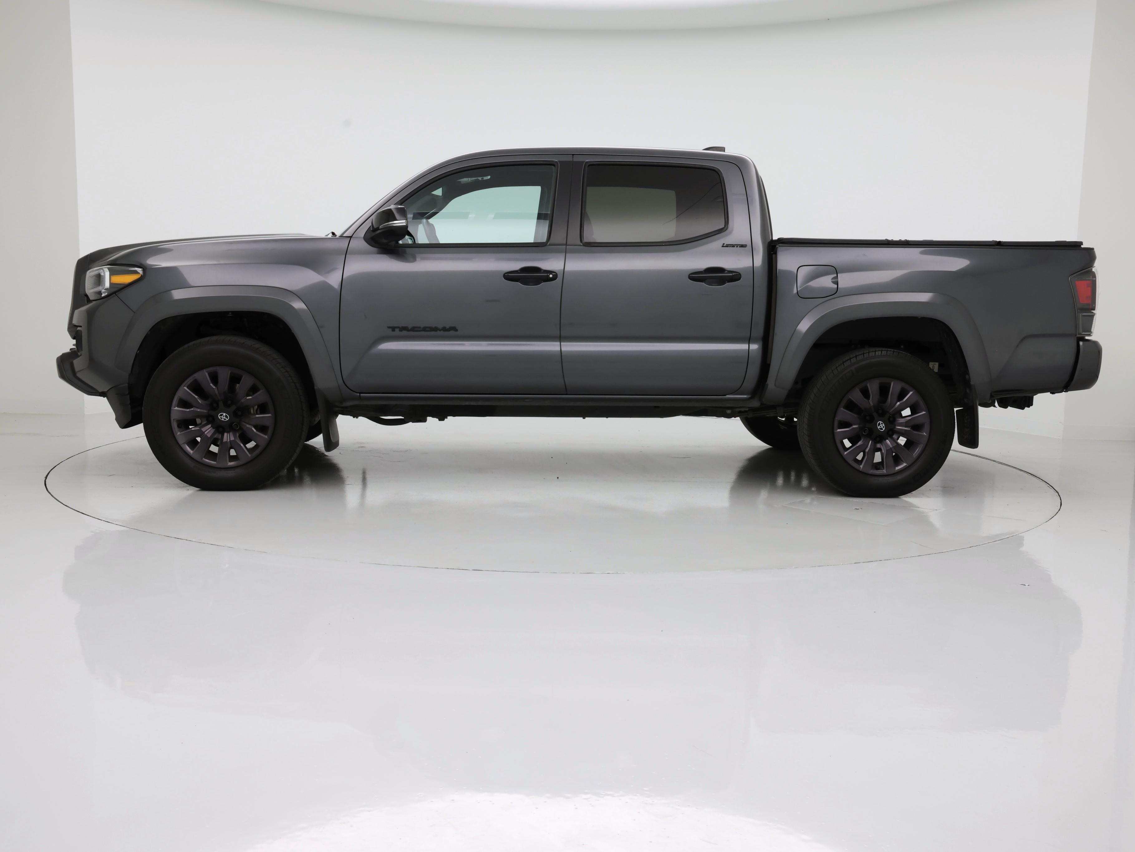 Thumbnail: 2022 Toyota Tacoma - 3