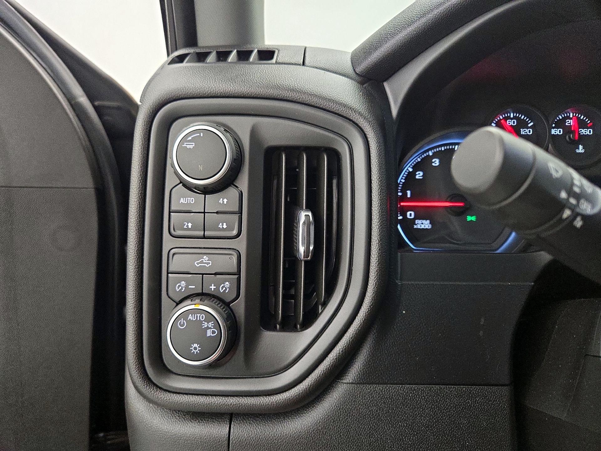Thumbnail: 2021 Chevrolet Silverado 1500 - 13
