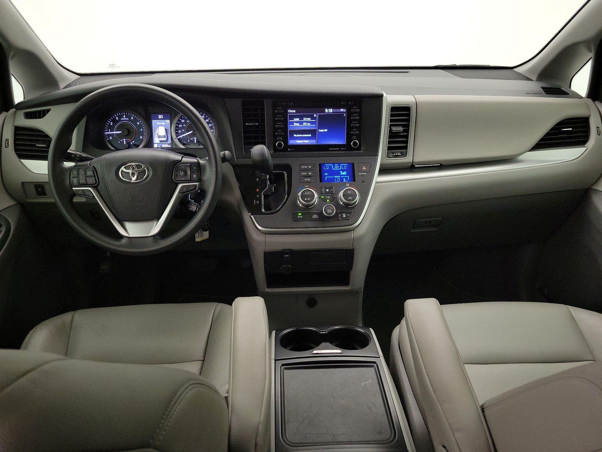 Thumbnail: 2020 Toyota Sienna - 9