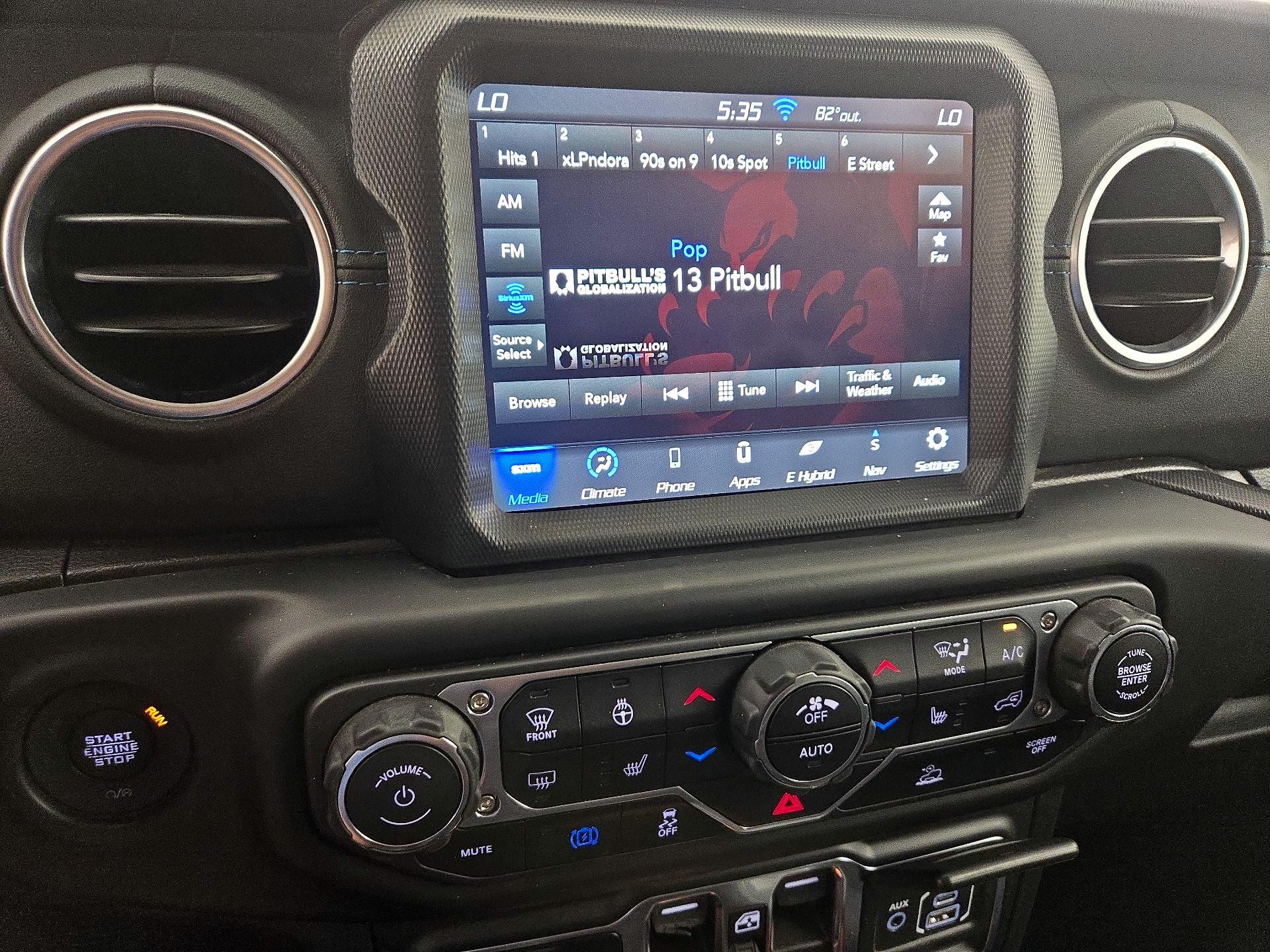 Thumbnail: 2022 Jeep Wrangler - 16