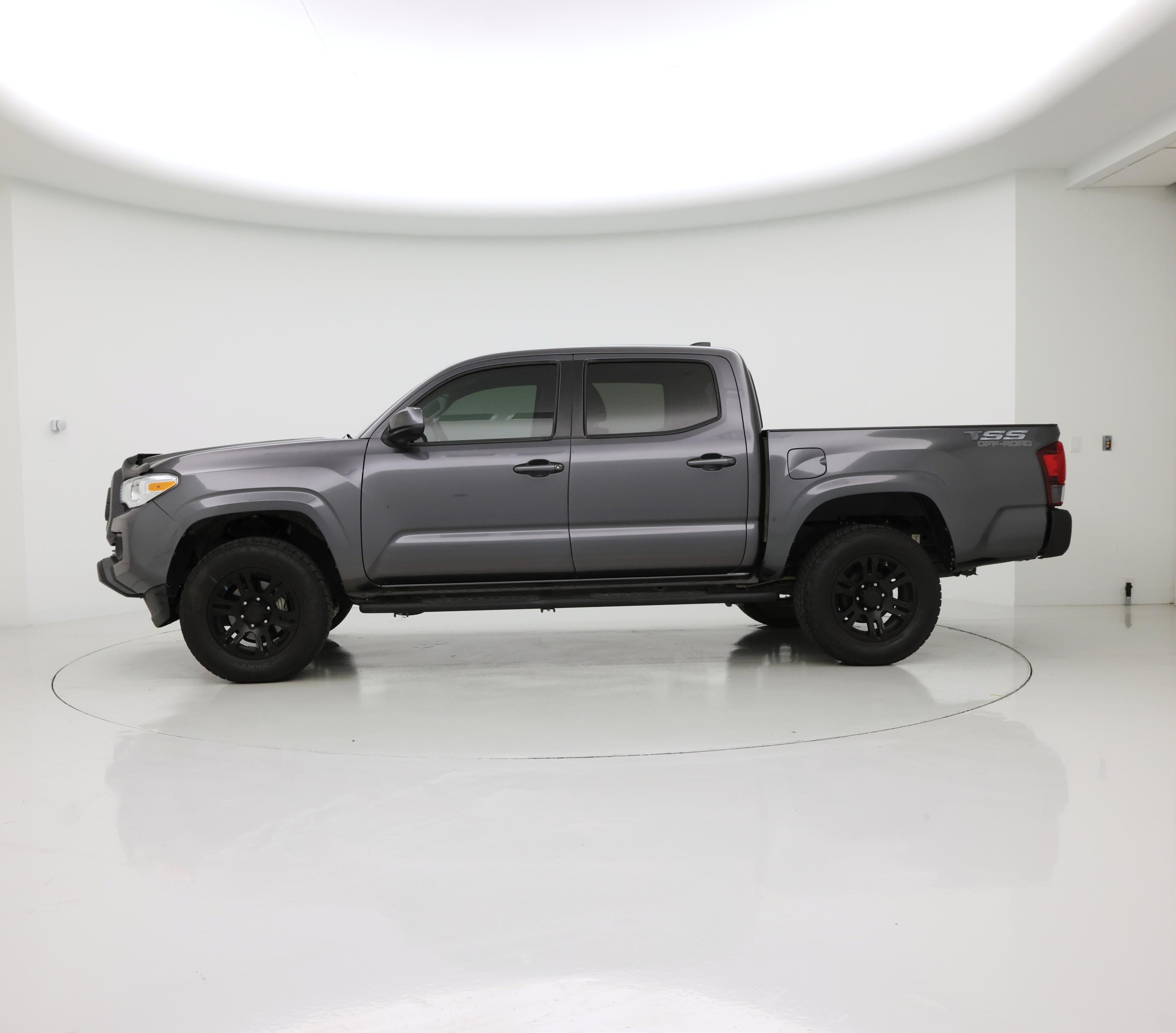 Thumbnail: 2022 Toyota Tacoma - 3