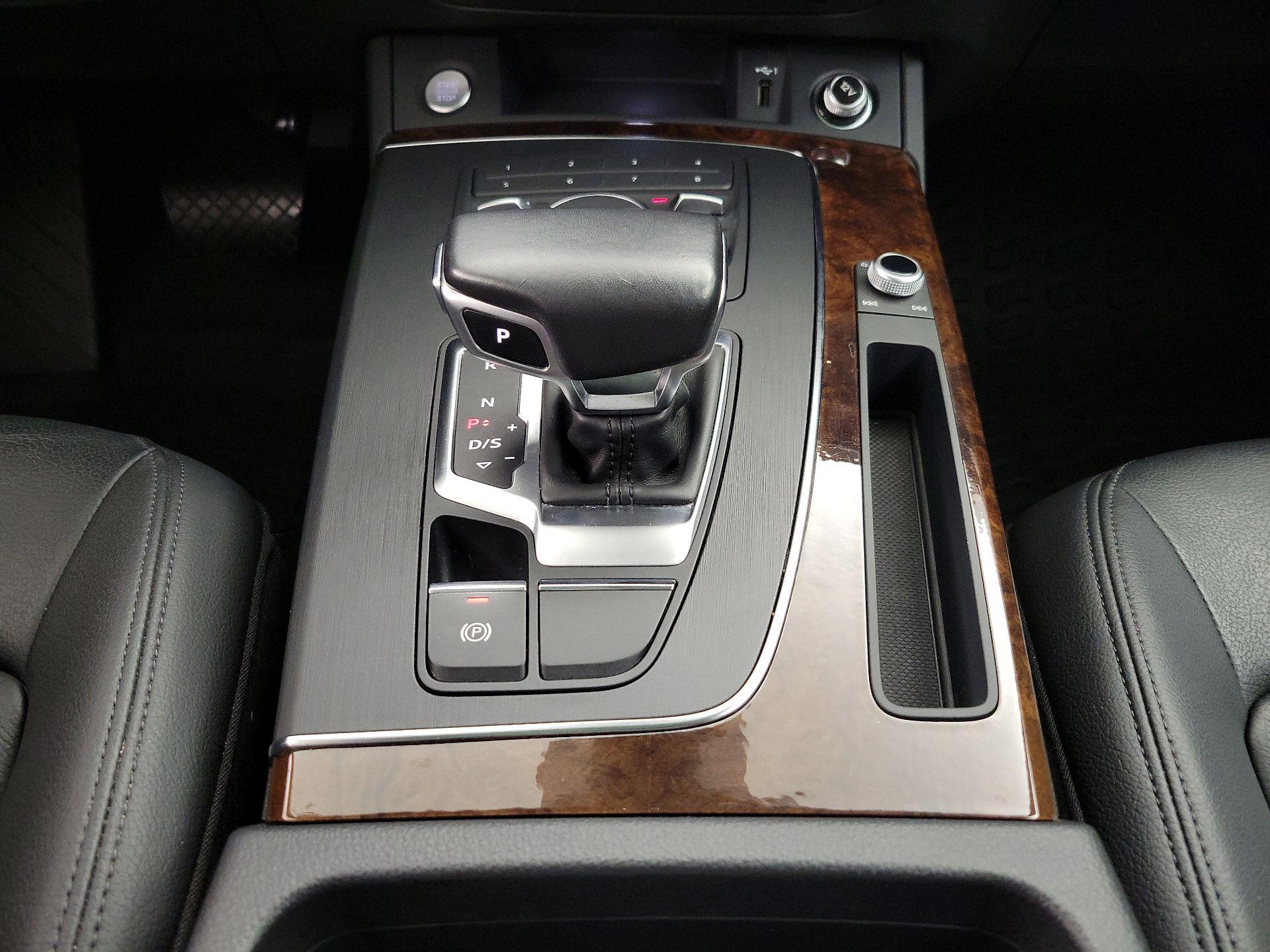 Thumbnail: 2020 Audi Q5 - 17