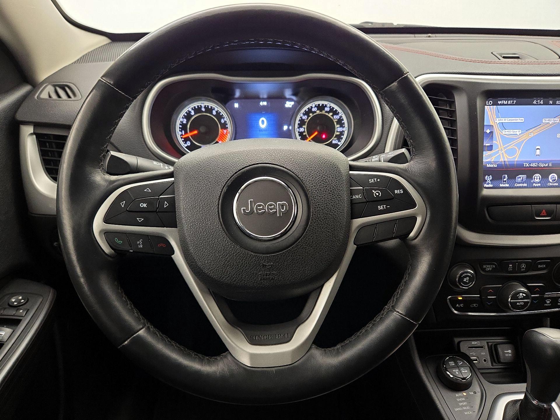 Thumbnail: 2015 Jeep Cherokee - 10
